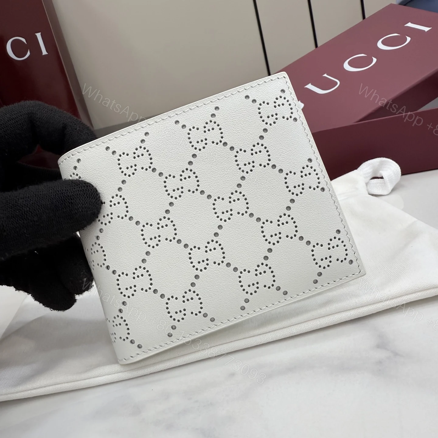 Gucci原單GG壓紋雙折短夾女士款白色清新簡約輕奢精品皮夾 — view 1