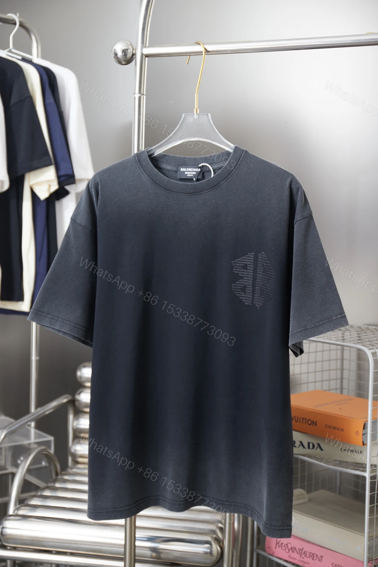 Balenciaga 原單 素色雙B刺繡短袖T恤 寬鬆版型休閒上衣 黑色 — view 1
