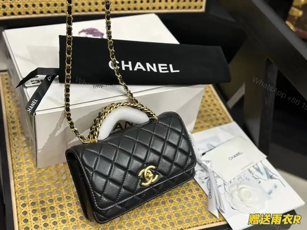 CHANEL — view 1