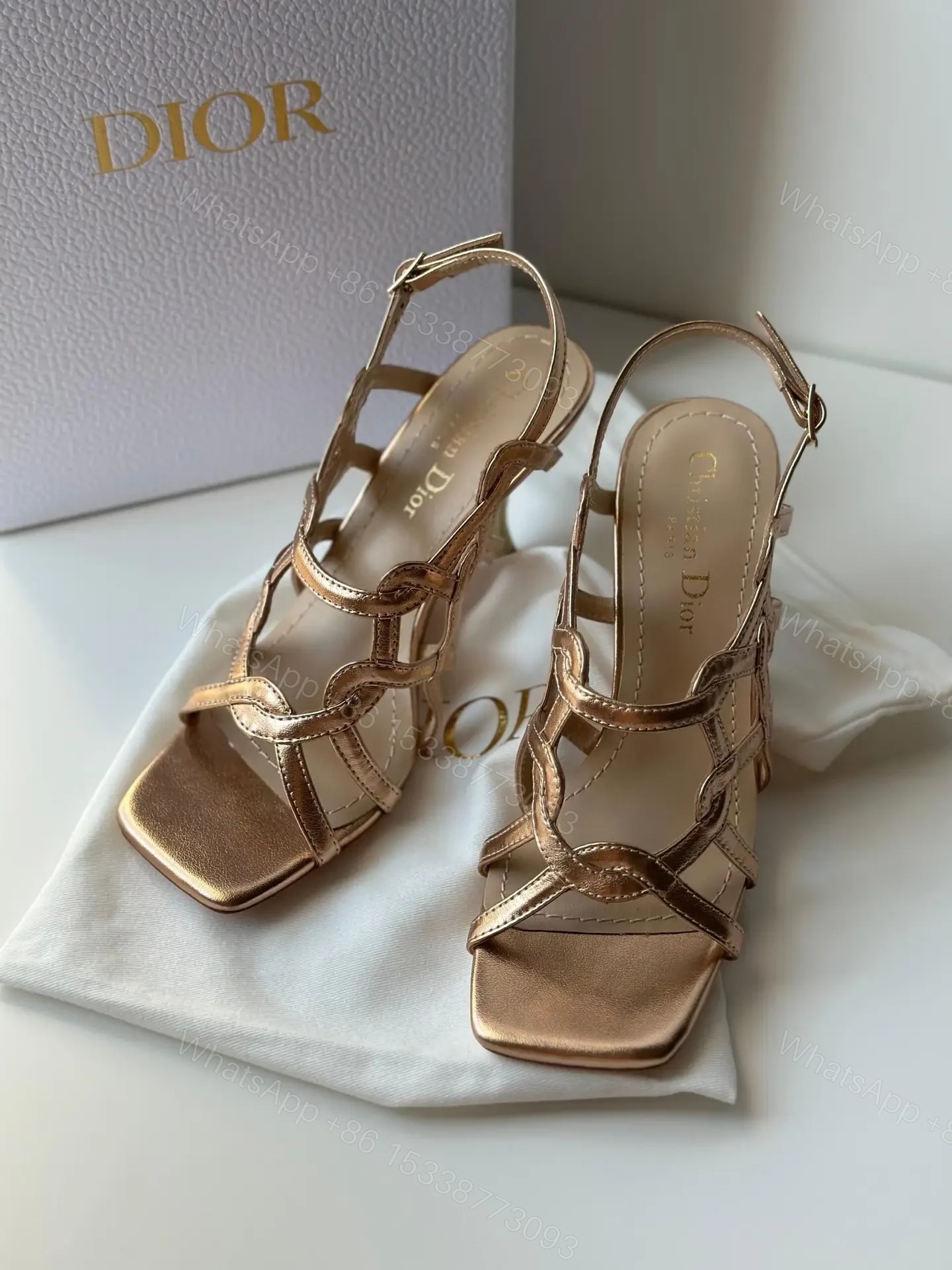 DIOR — view 1