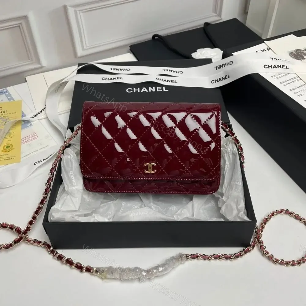 CHANEL — view 1