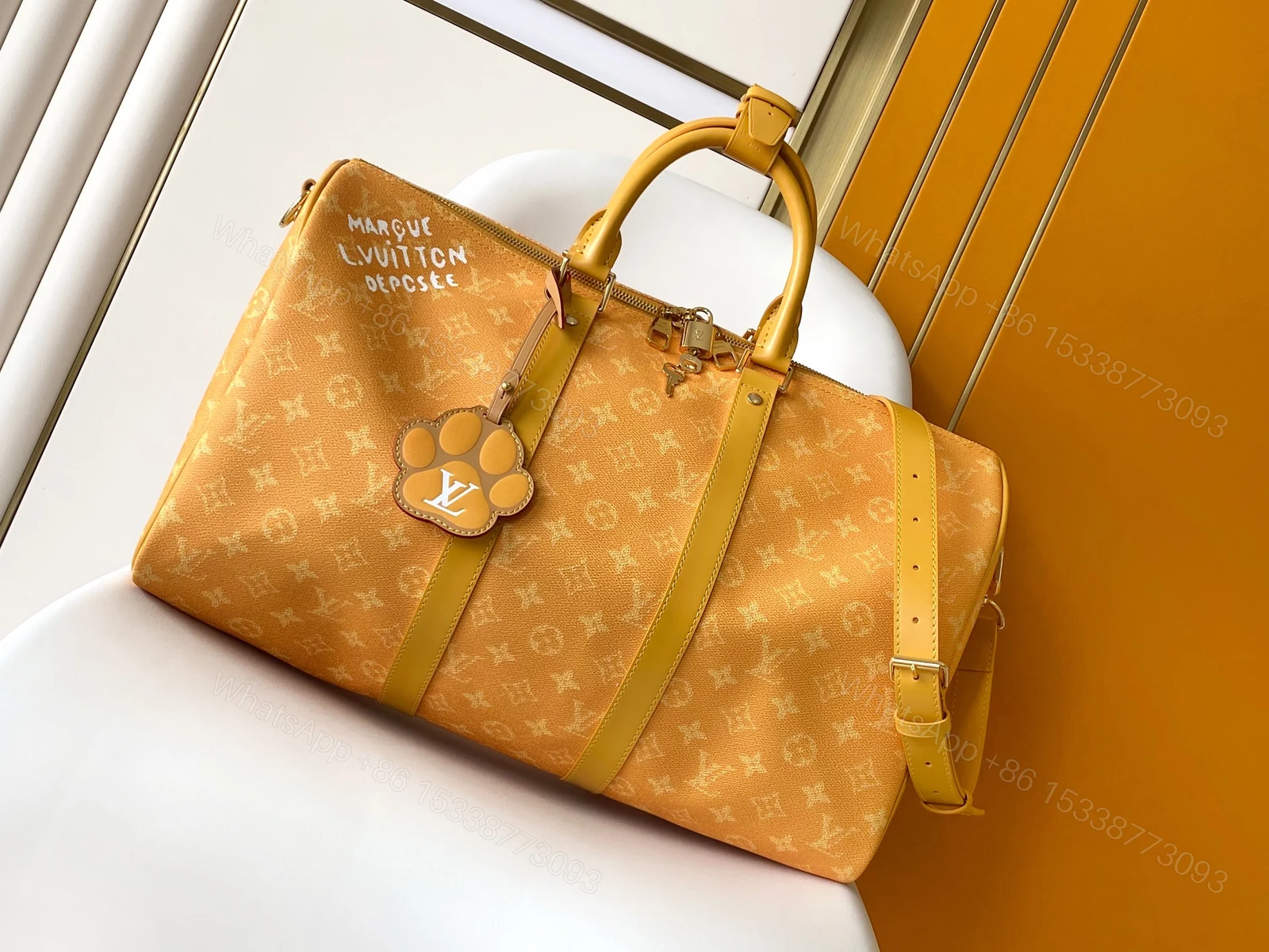 LV A貨M12880旅行包明亮黃配色夏日度假必備款 — view 1