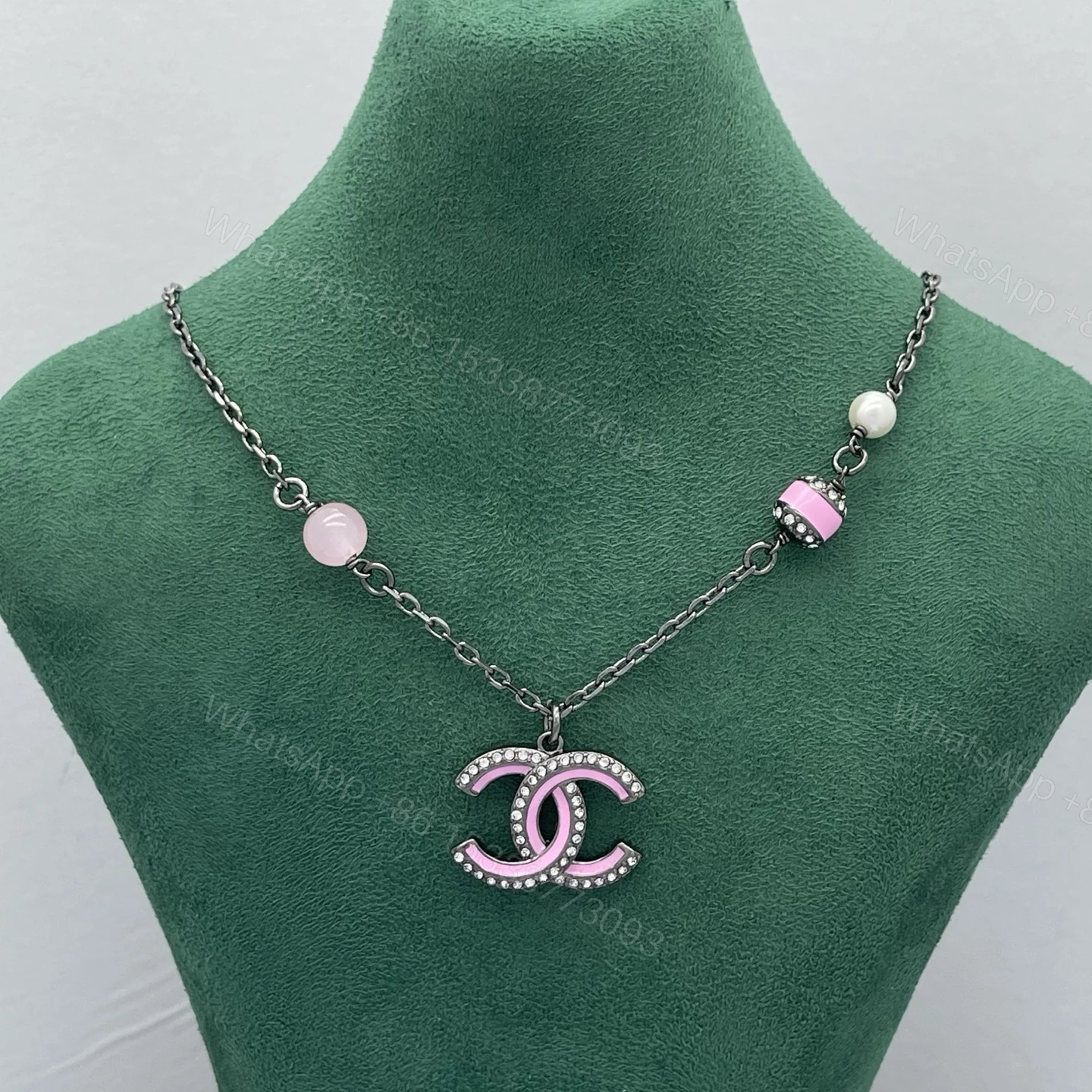 Chanel 粉色 CC 不對稱項鍊 高仿 女款 甜美粉晶元素 百搭精品風 — view 1