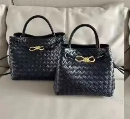 BOTTEGA — view 1