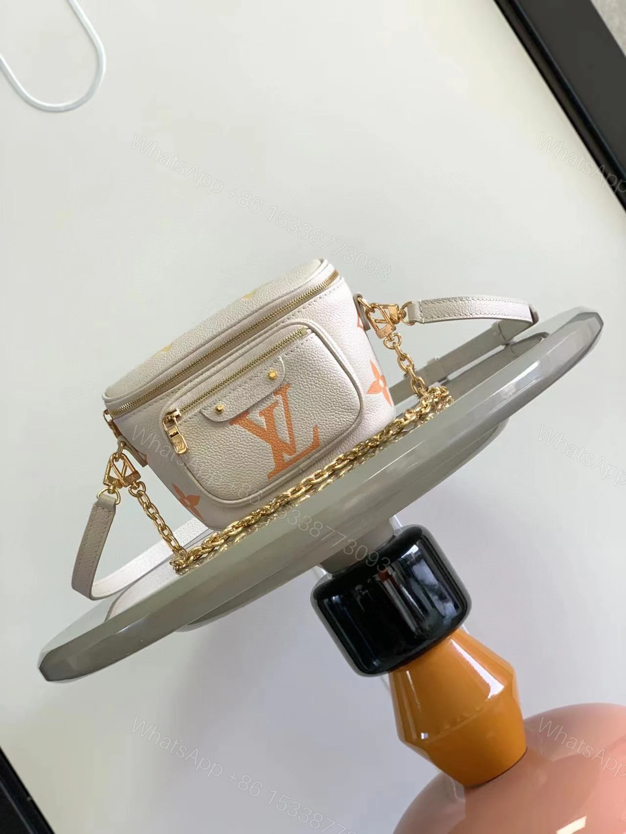 LV A貨拼色胸包 白橙斜背腰包 時尚輕巧百搭款 — view 1