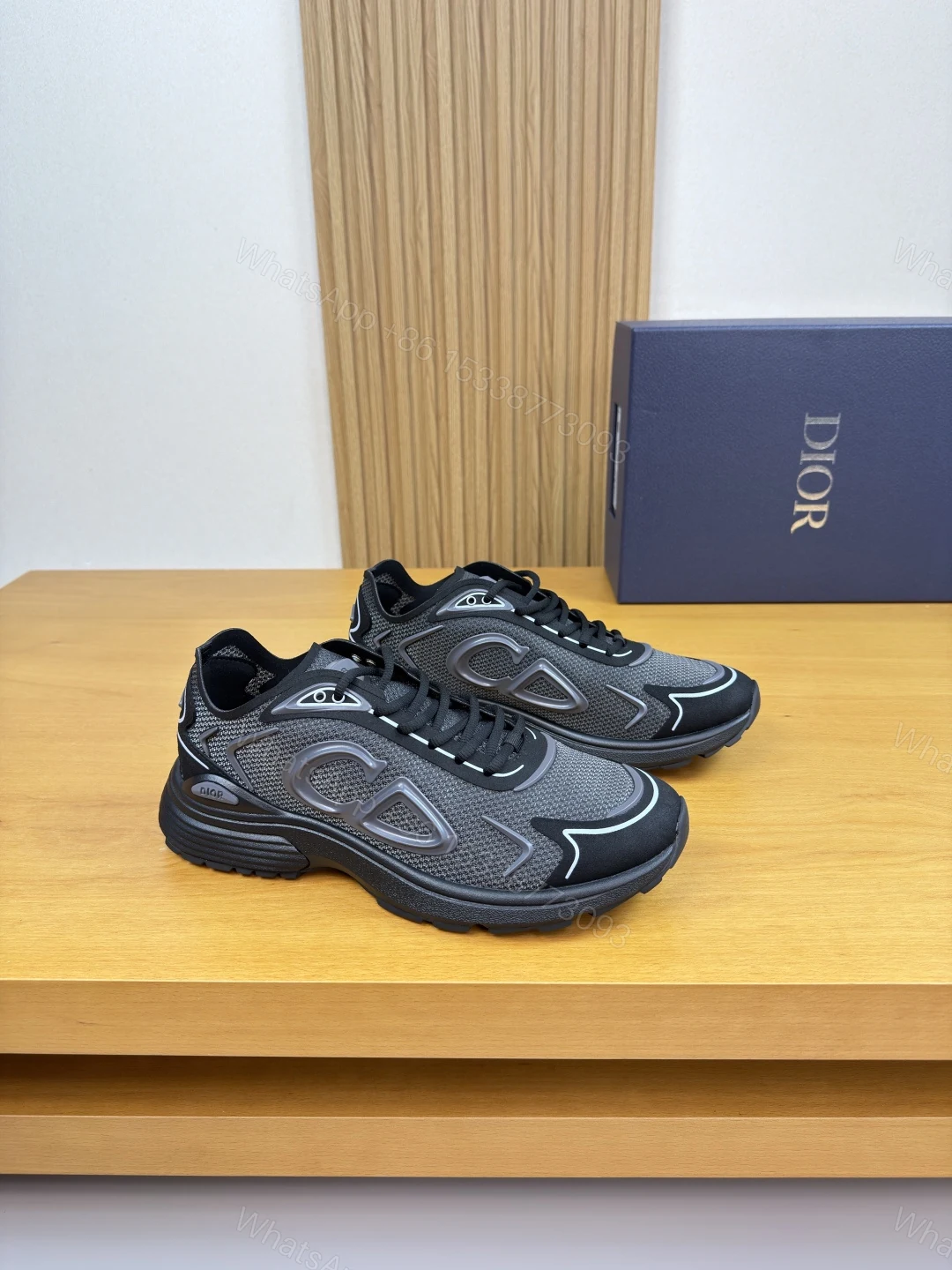 Dior 一比一男士 CD Logo 運動鞋 黑灰拼接設計 低調質感都會風 — view 1