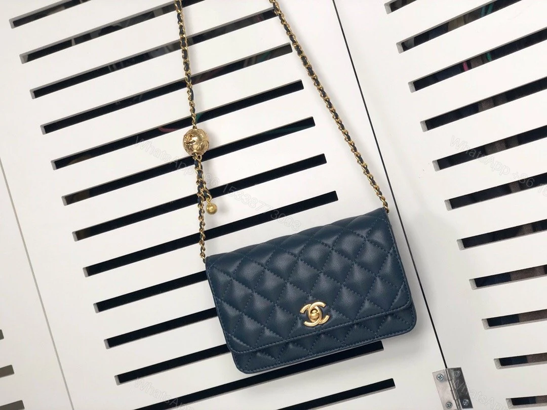 View 6 of Chanel CC Wallet on chain