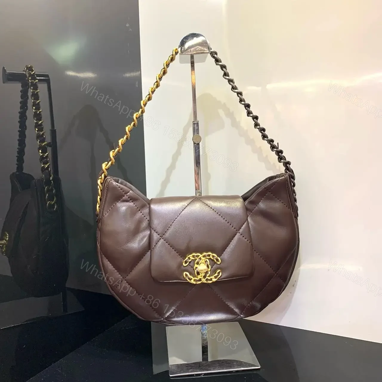 CHANEL — view 1