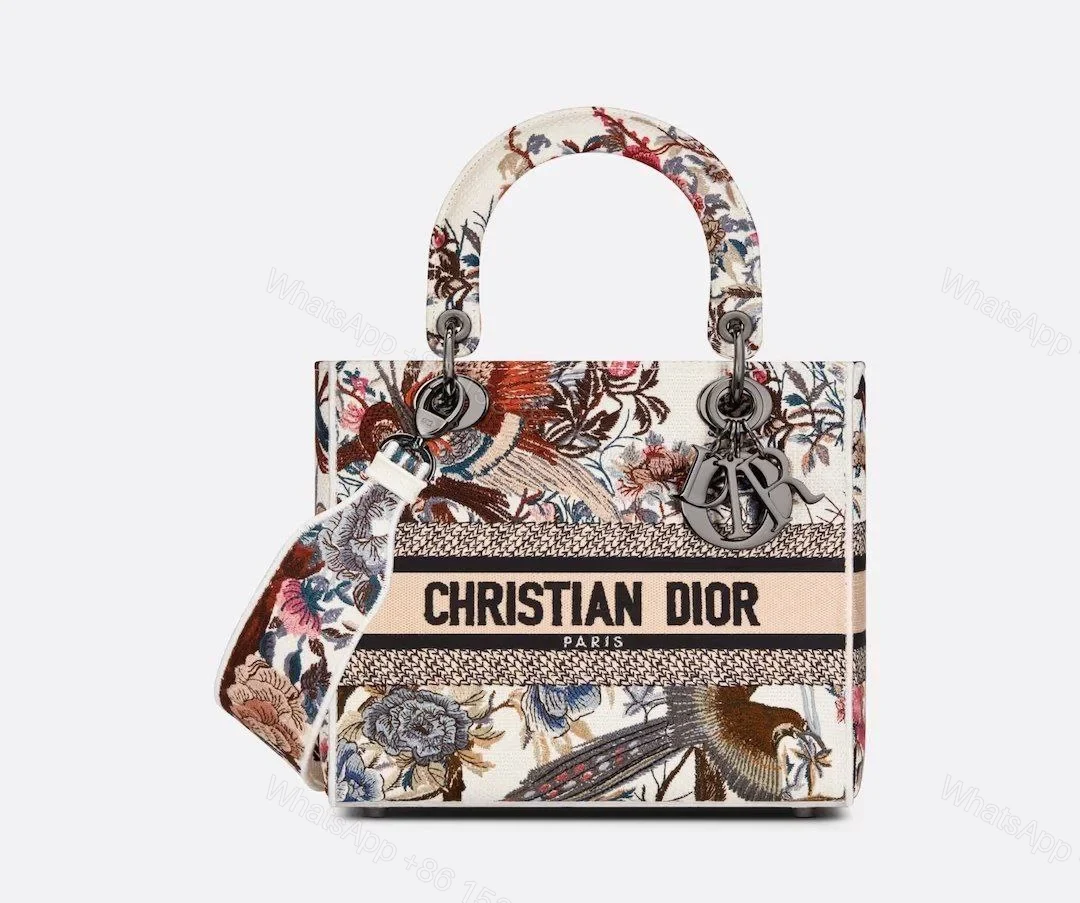 Design MEDIUM LADY D-LITE BAG Ecru Multicolor Jardin d’Hiver Embroidery – Dubai Fashion LUX — view 1