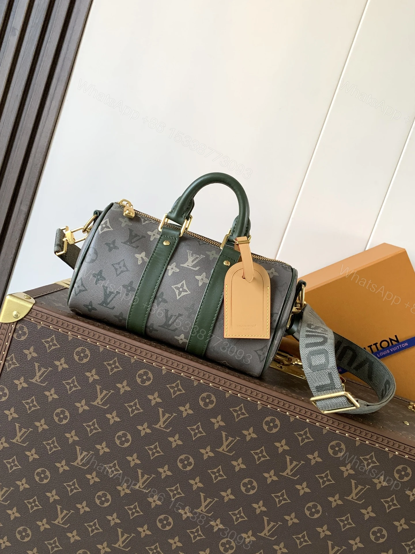 LV A貨 男款 Monogram 灰綠手提旅行包 時尚斜背包 — view 1