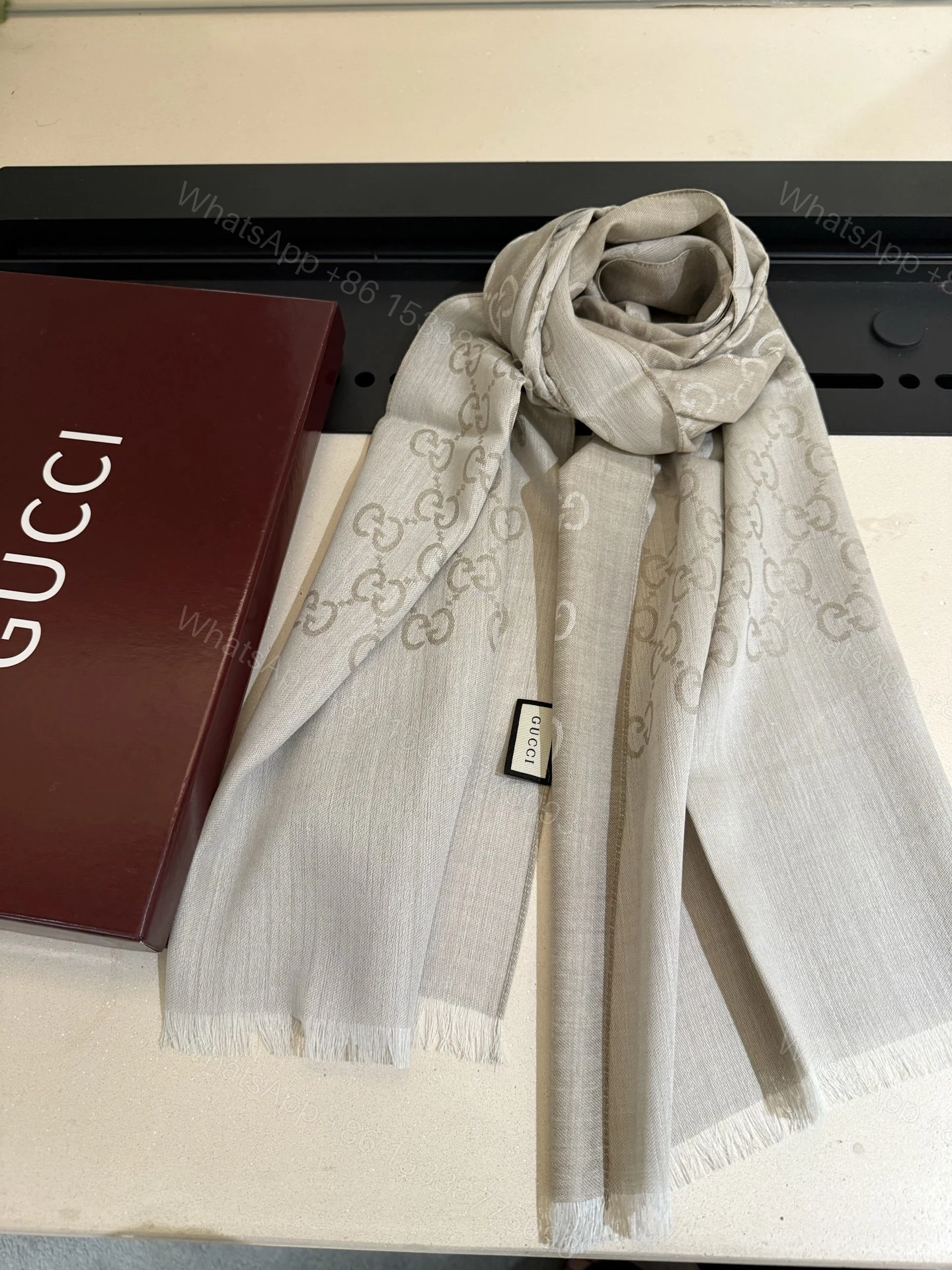 Gucci一比一淺卡其GG圍巾 經典標誌感設計 輕奢通勤首選 — view 1