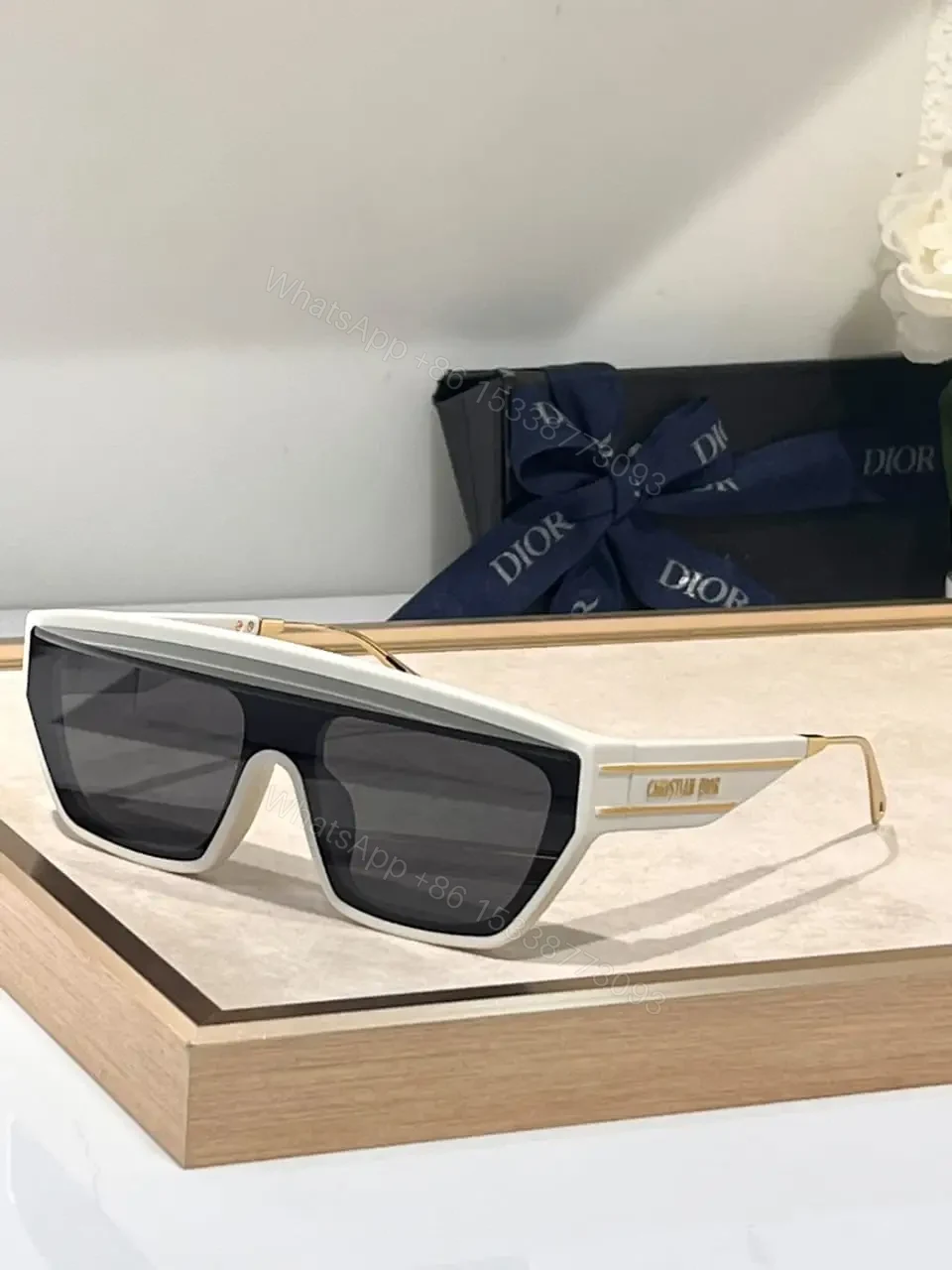 DIOR — view 1