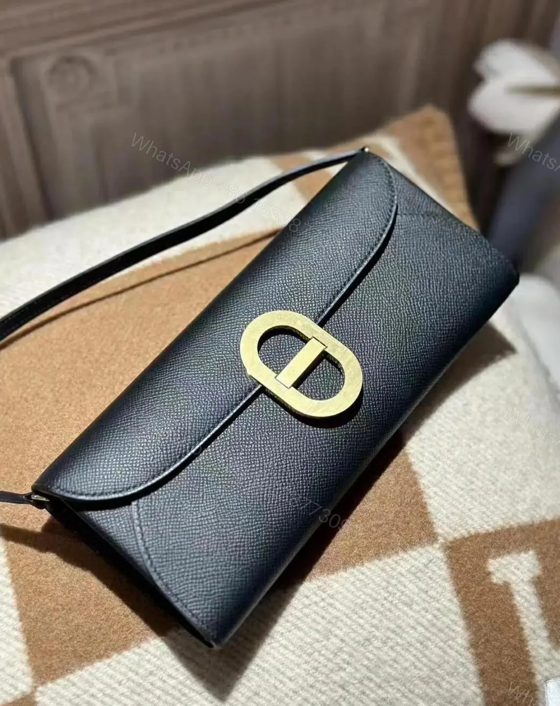 HN Maillon to go Black Epsom Gold Hardware — view 1