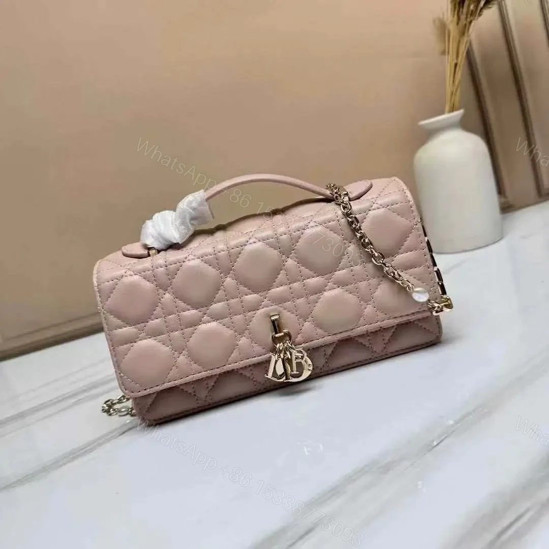 DIOR — view 1