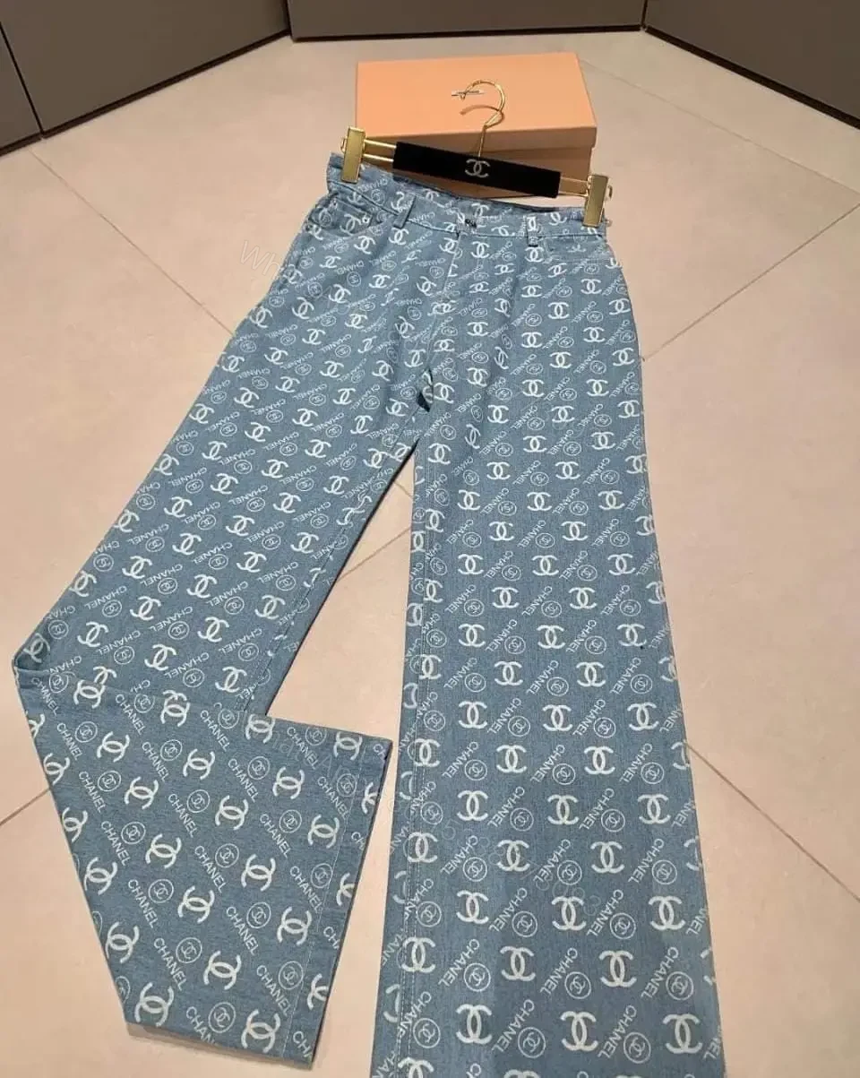 CHANEL — view 1