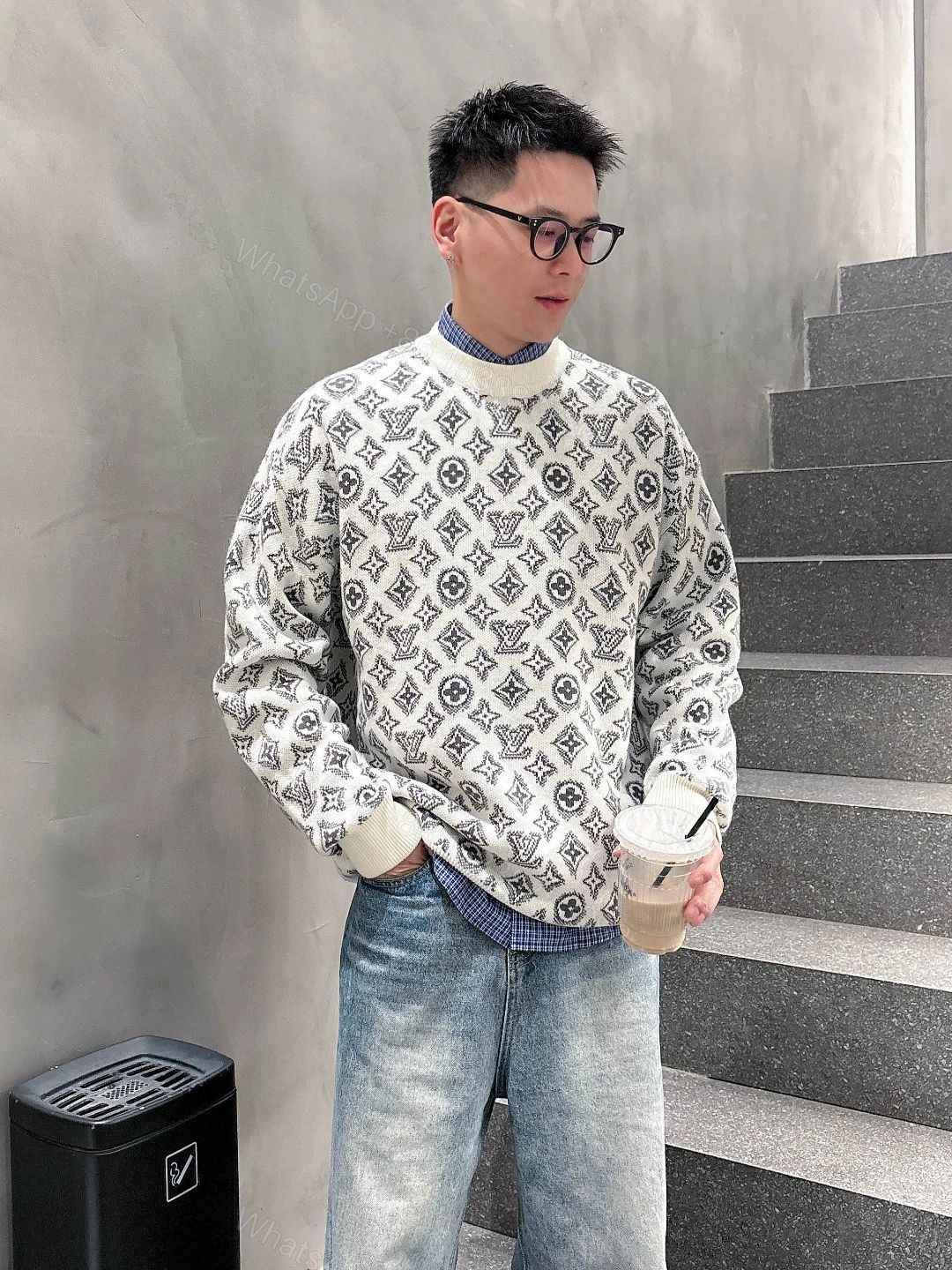 LV 精品仿製老花針織毛衣 滿版圖紋設計款 男士街頭穿搭首選 — view 1