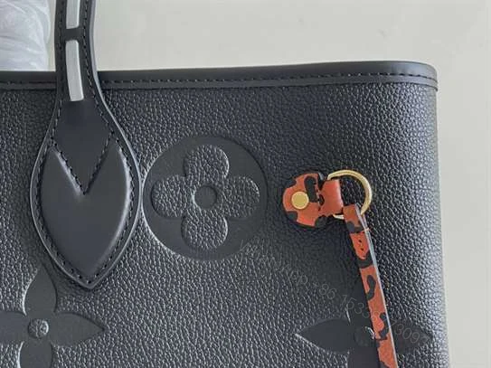 View 9 of LOUIS VUITTON NEVERFULL MM – LBV213