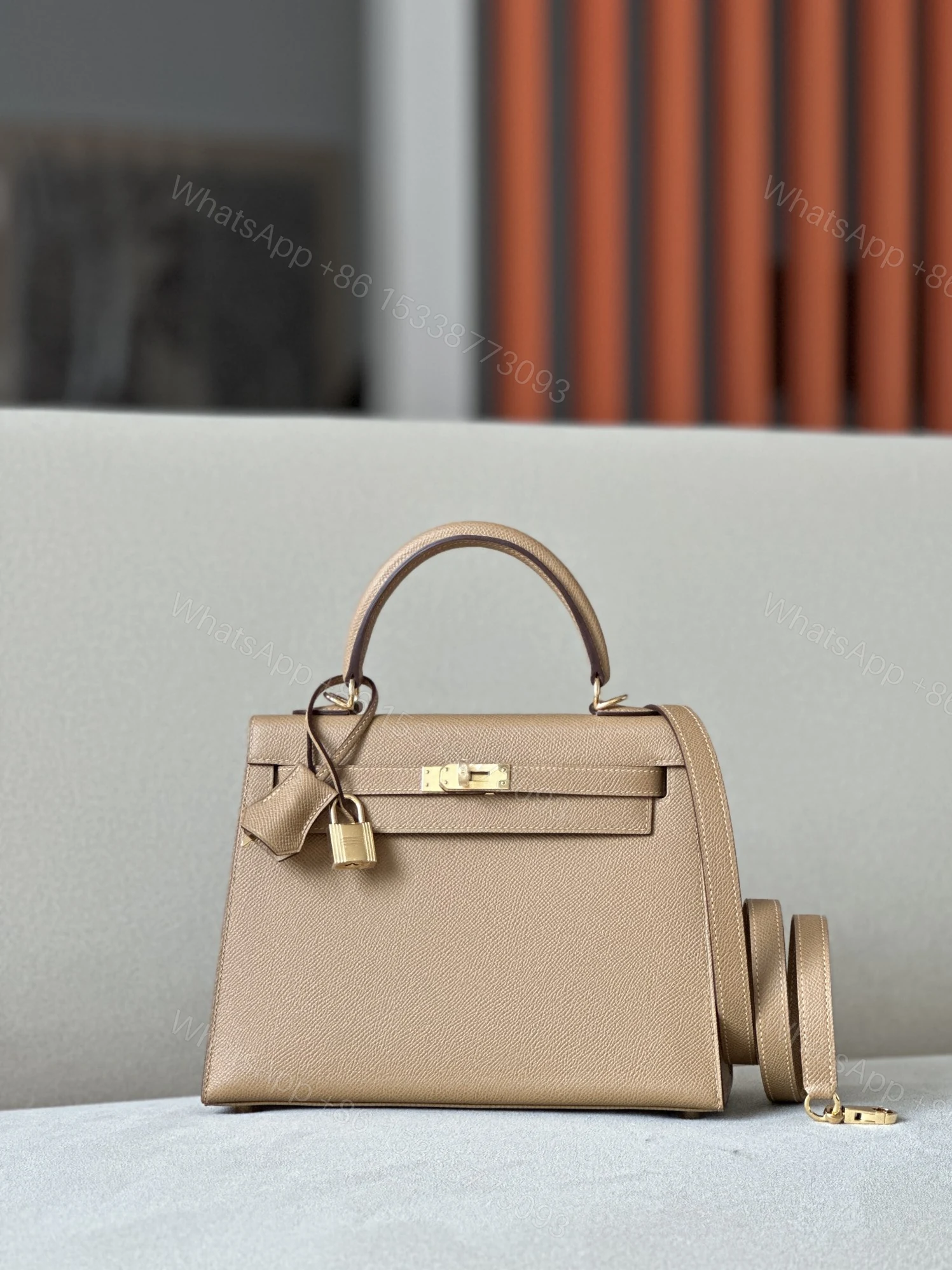 Hermes Kelly 20 Gold hardware — view 1