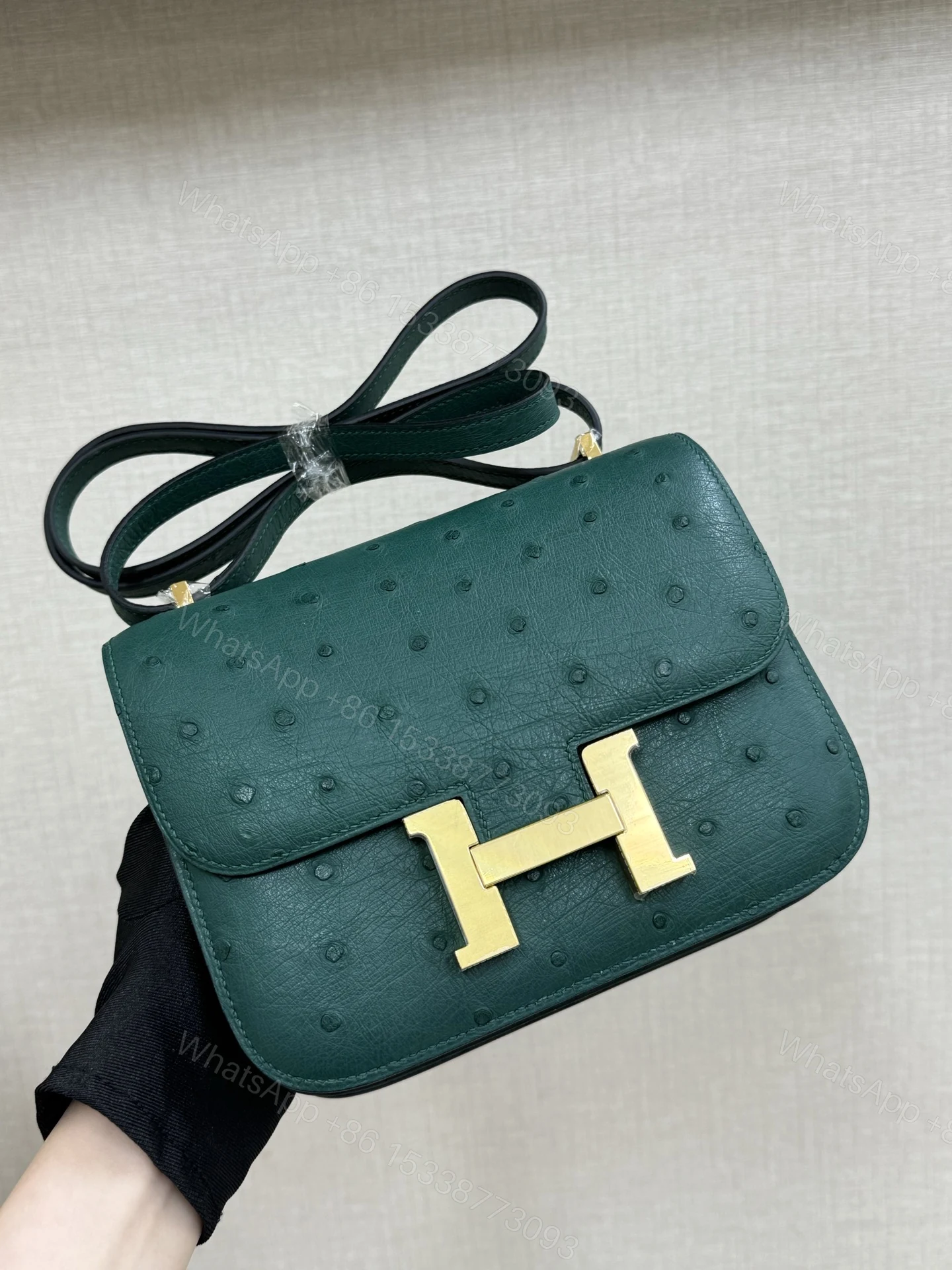 Hermes 原單 女款 Constance 墨綠鴕鳥紋斜背包 高端氣質通勤包 — view 1