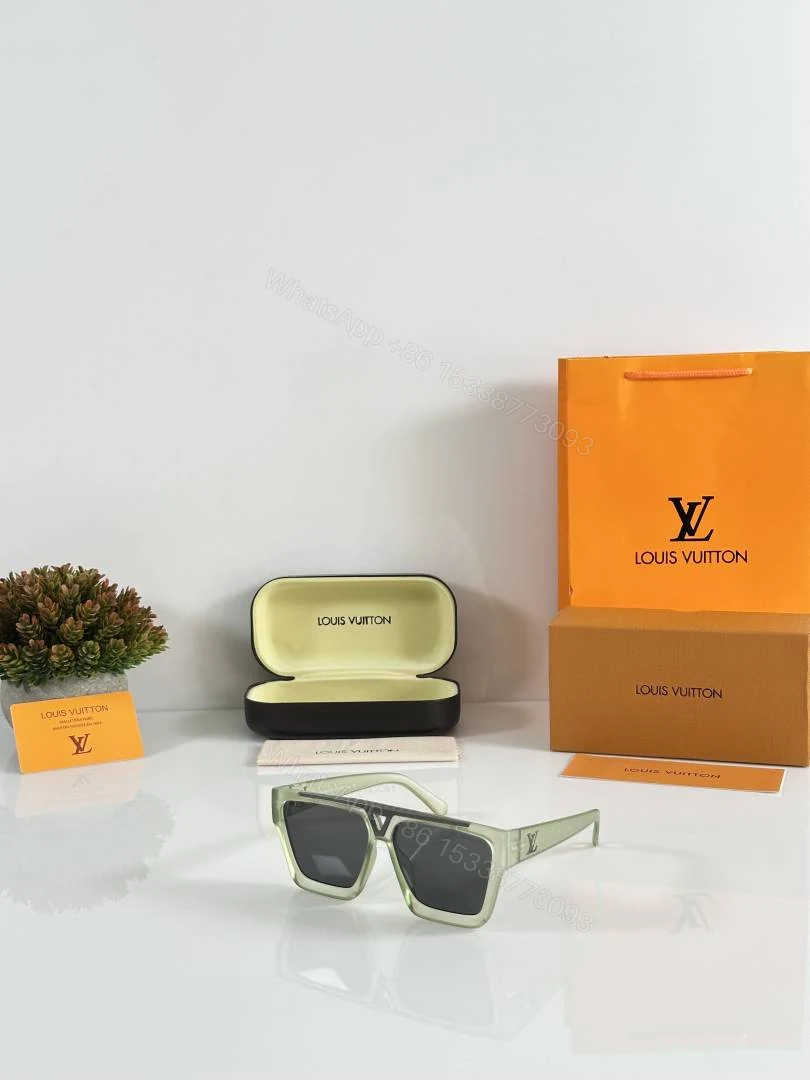 First Copy Louis Vuitton White Square Frame Men’s Sunglasses — view 1