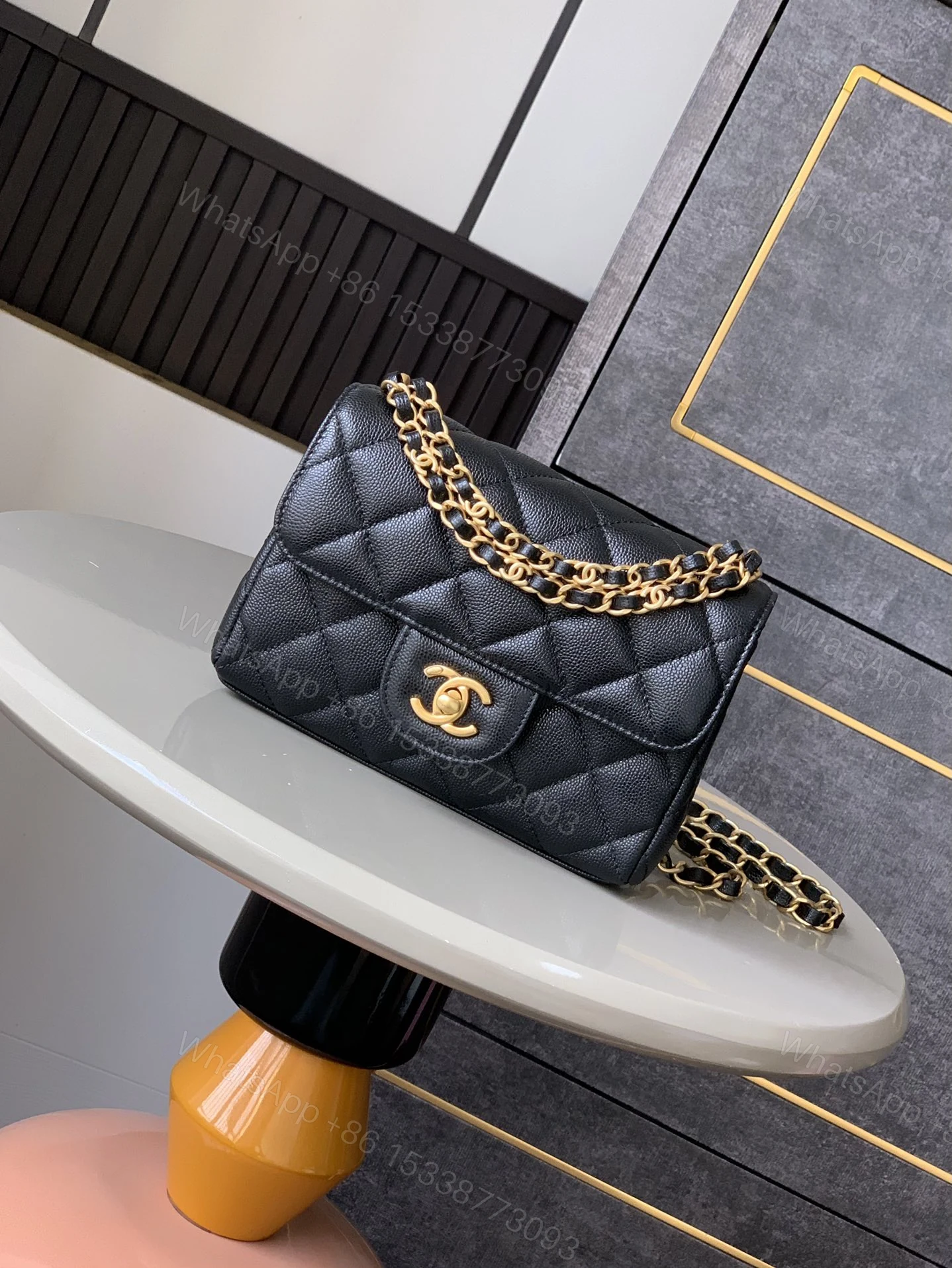 CHANEL 高仿經典方形鏈條包 黑色金扣小牛皮肩背包 — view 1