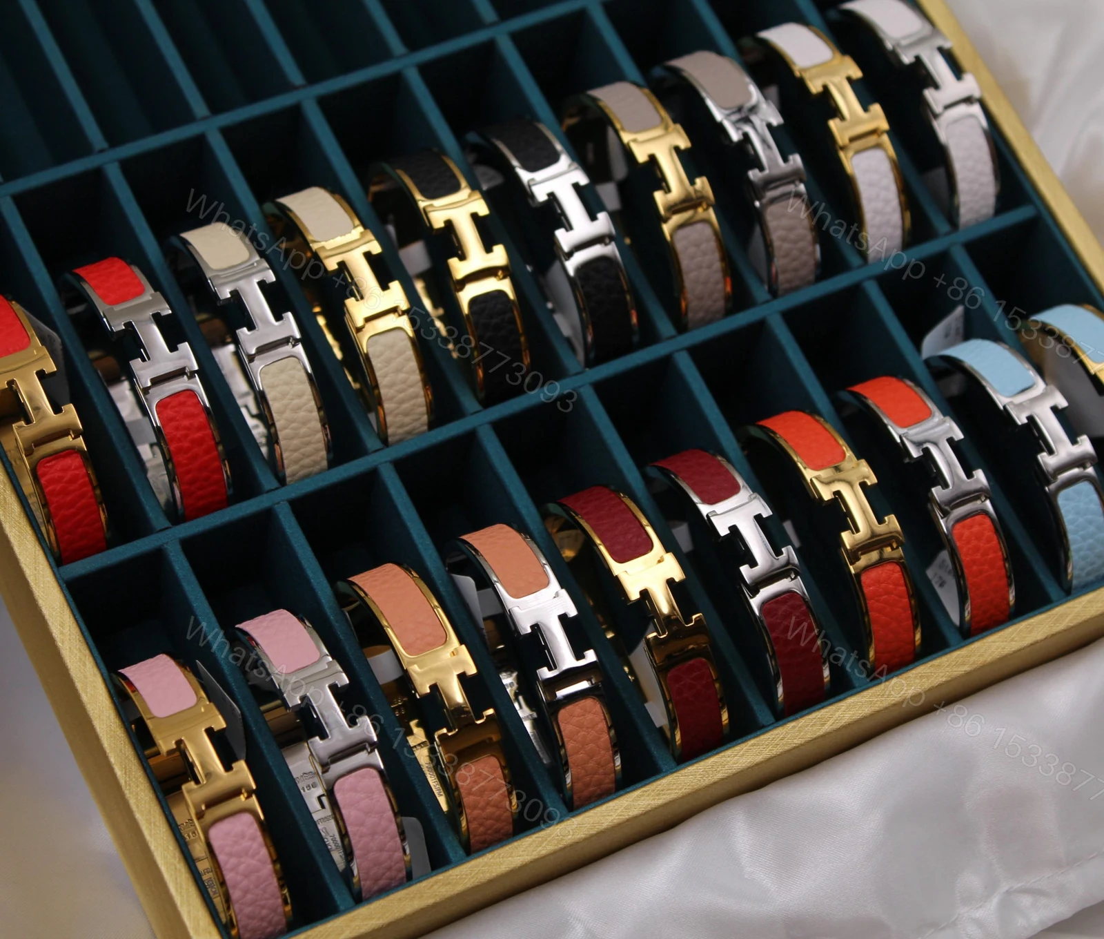 Hermes Clic HH Bracelet For Sale — view 1