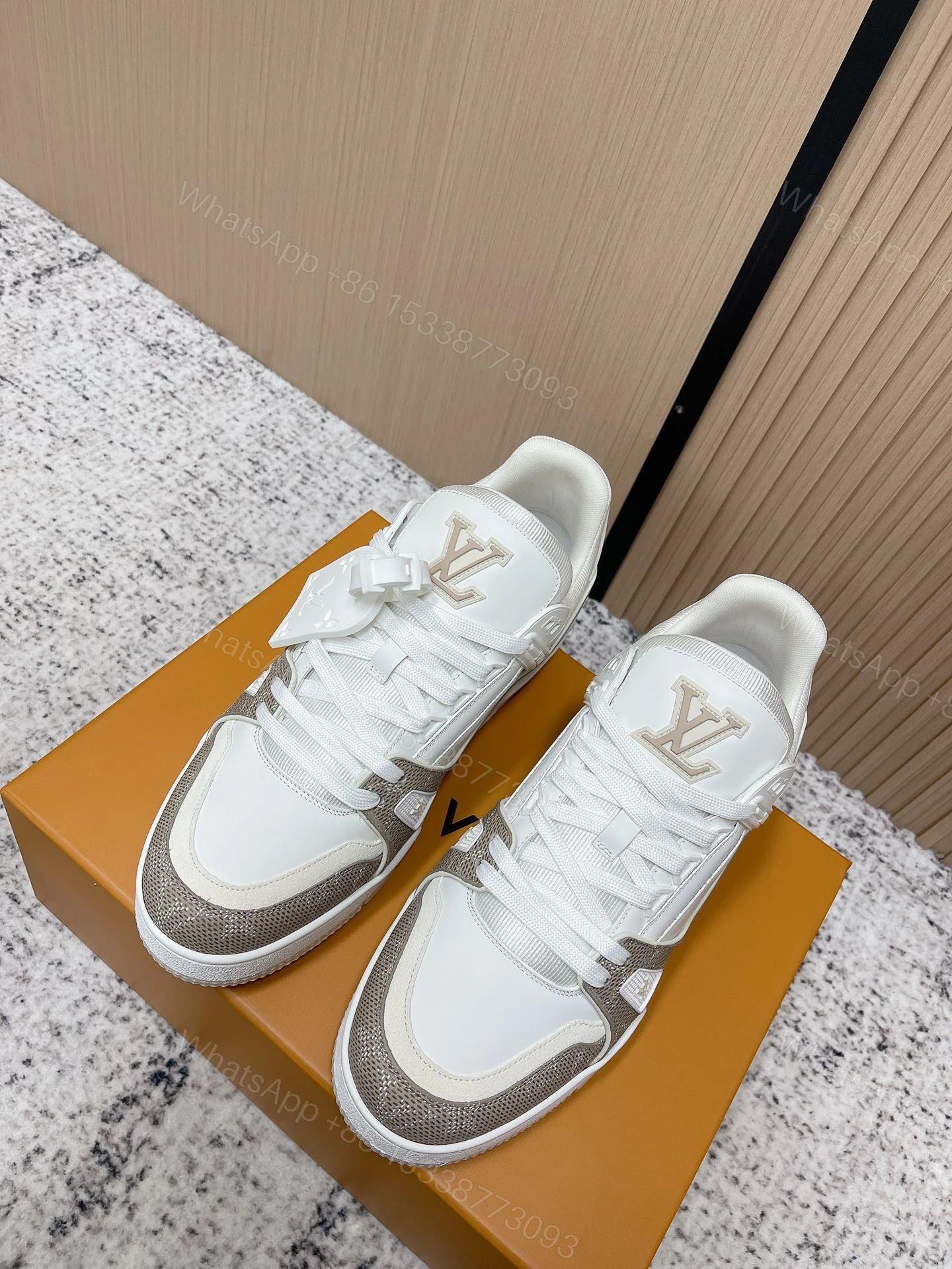 LV A貨 Trainer運動鞋 米白拼接Monogram休閒鞋 — view 1
