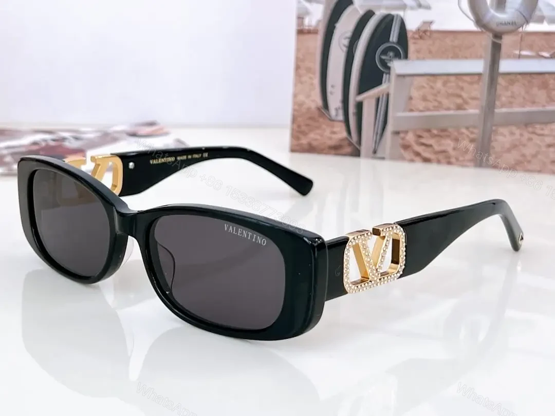 VALENTINO — view 1