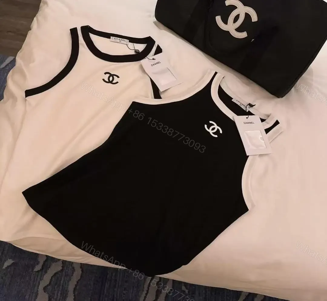 CHANEL — view 1