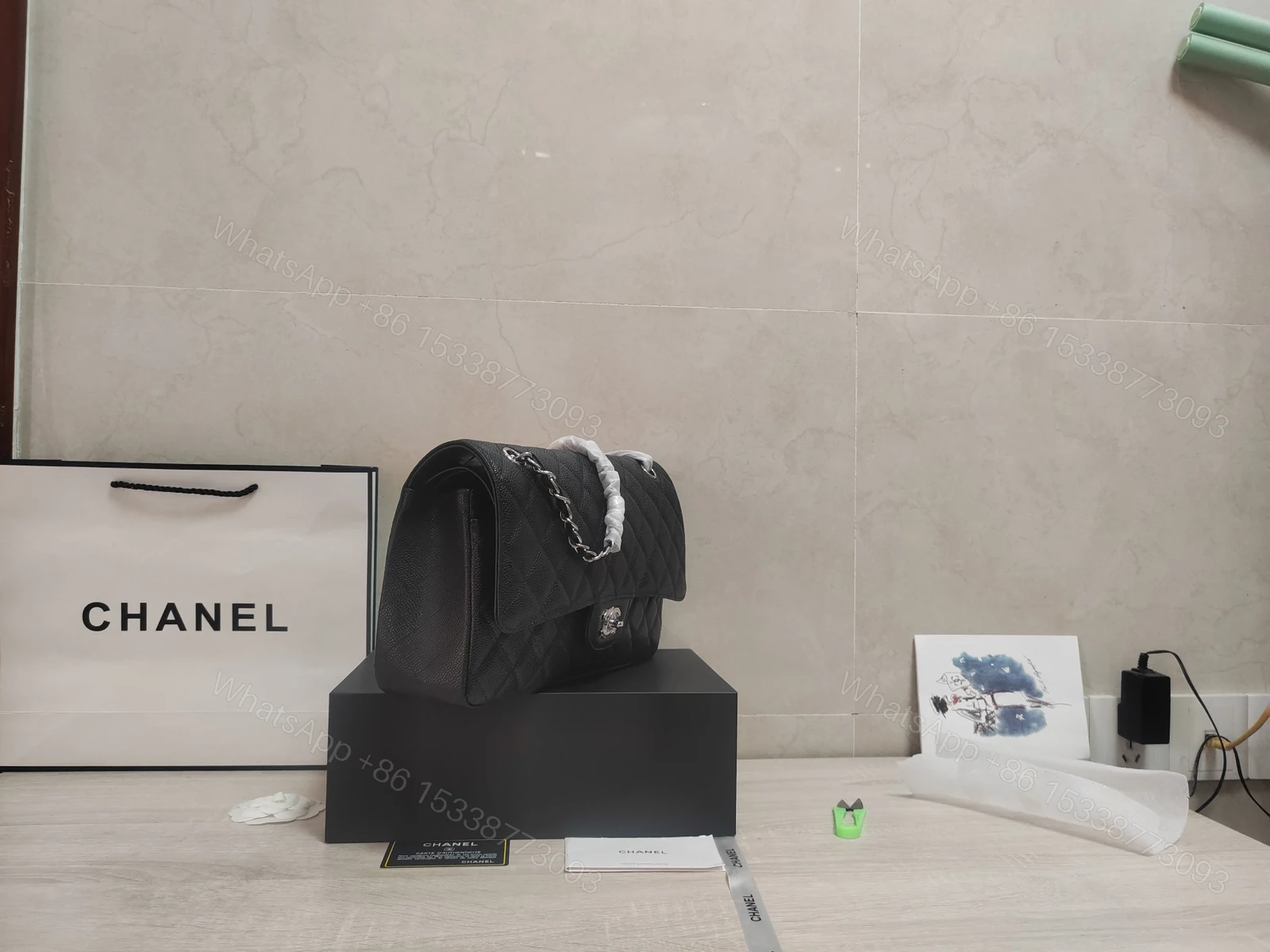 CHANEL A貨經典黑色荔枝紋鏈條包 復古金扣時尚款 — view 1