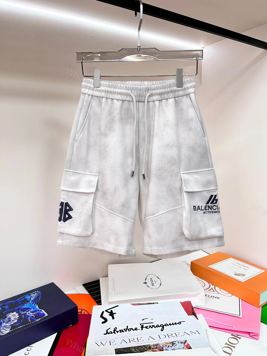 Balenciaga 一比一 男款抽繩短褲 側邊大Logo設計 潮流休閒款 — view 1