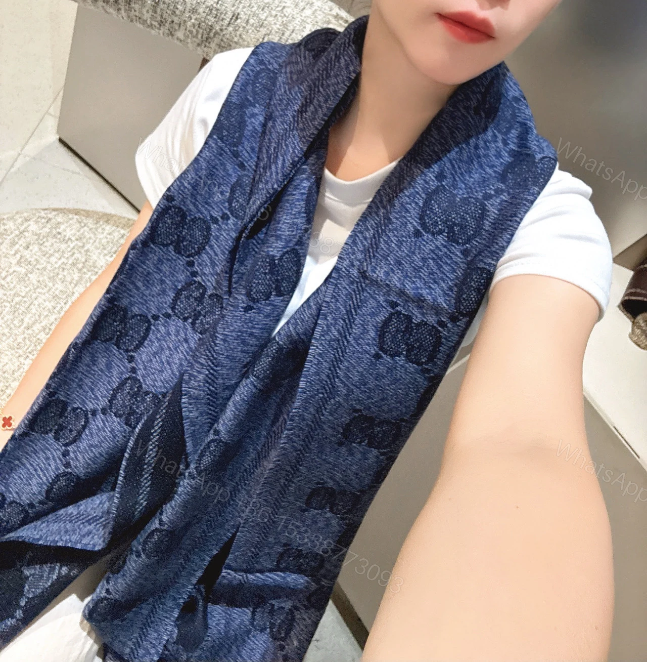 Gucci A貨海軍藍雙G輕薄圍巾 男女款涼感質地時尚隨身配件 — view 1