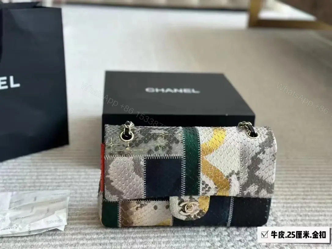 CHANEL — view 1