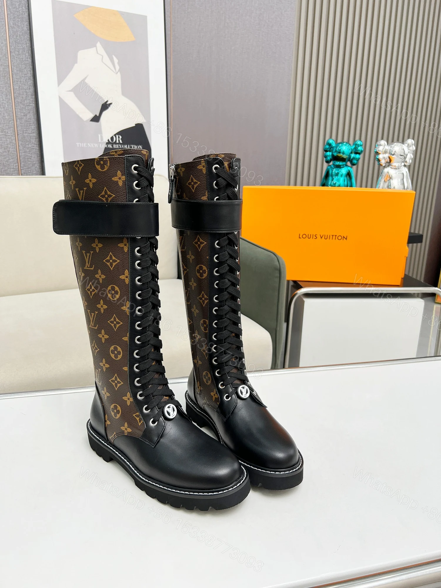 LV 精品仿製長筒綁帶女靴 經典老花設計 — view 1