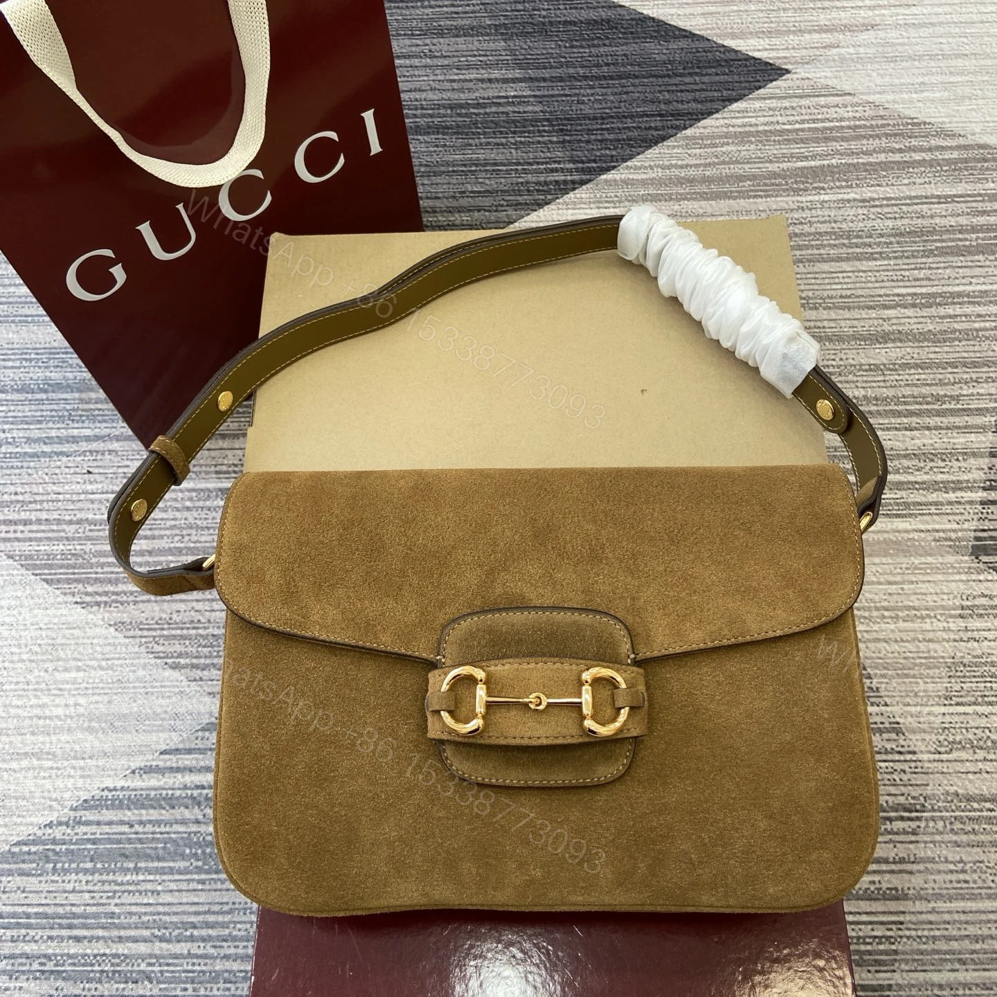 GucciA貨Horsebit焦糖麂皮斜背包 女用經典款百搭實穿推薦 — view 1