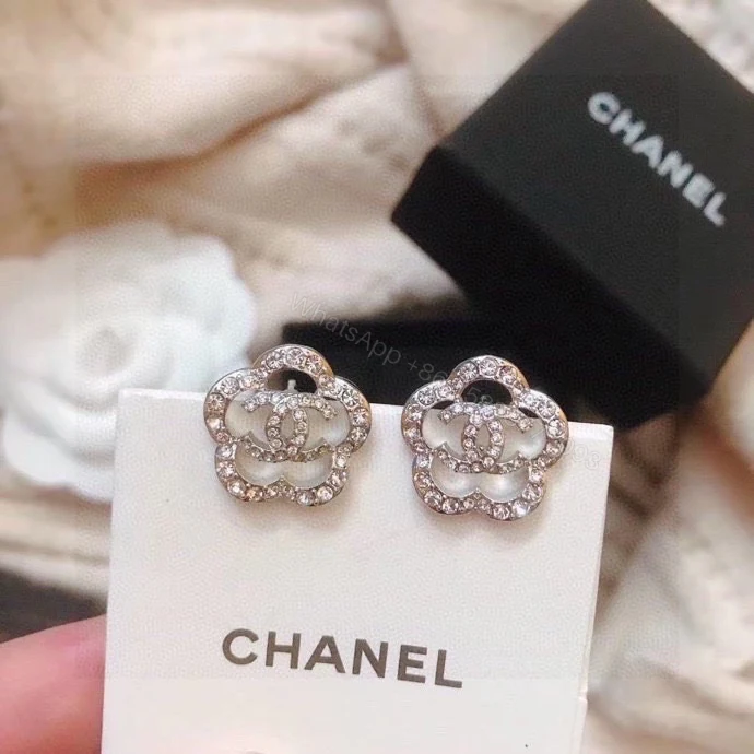 Chanel 高仿 女款雙C山茶花耳環 優雅輕奢設計款 — view 1