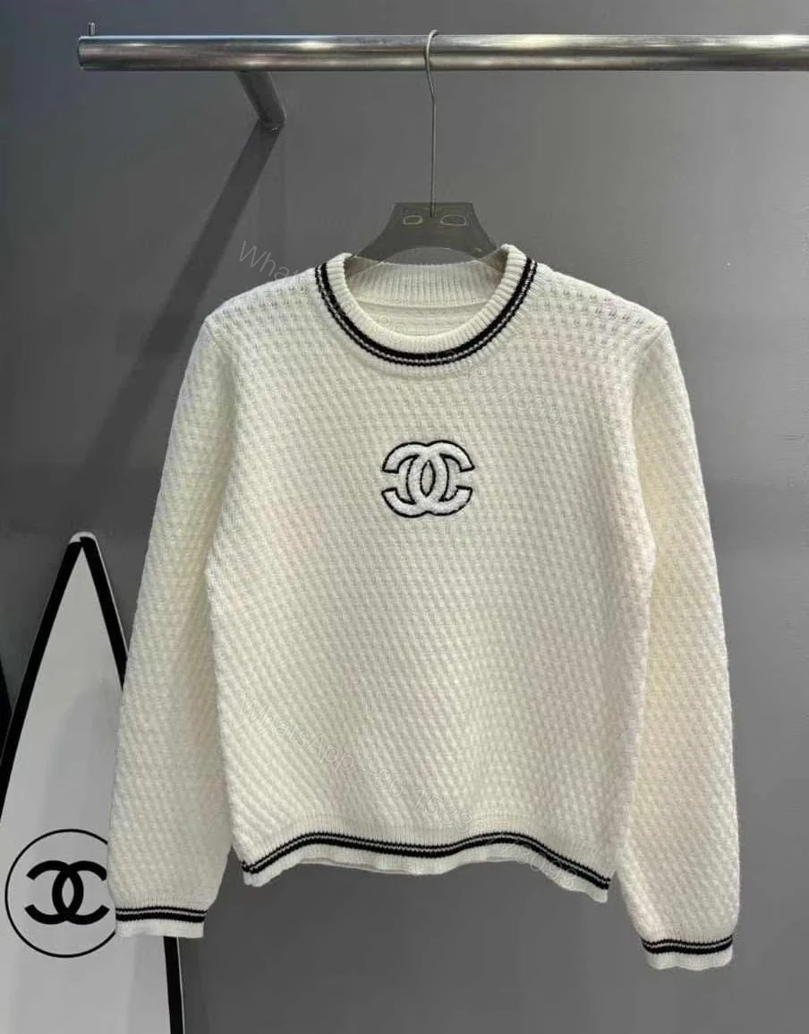 CHANEL — view 1