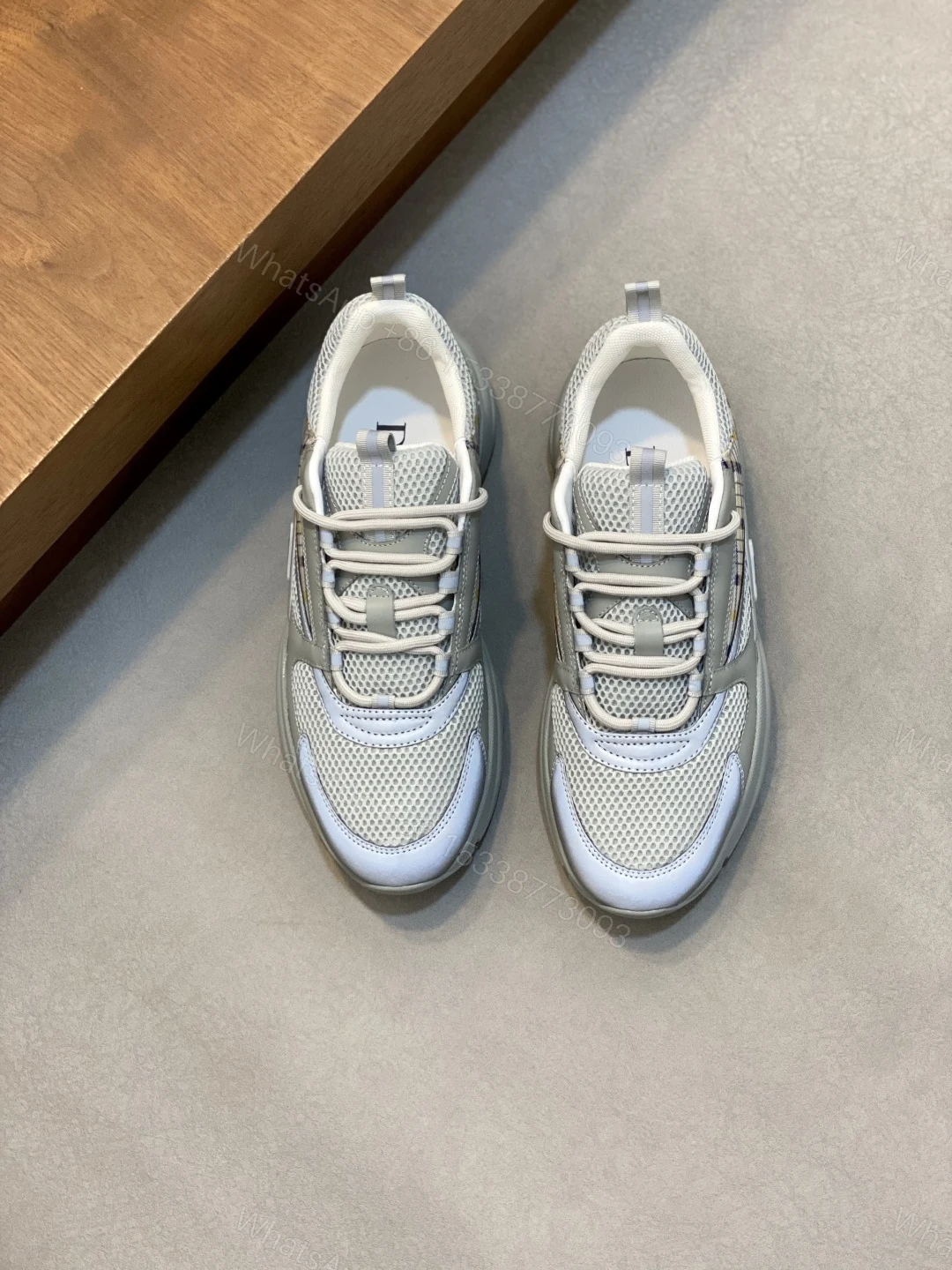 Dior 高仿男士運動鞋 淡灰藍透氣拼接 舒適輕量通勤鞋款 — view 1
