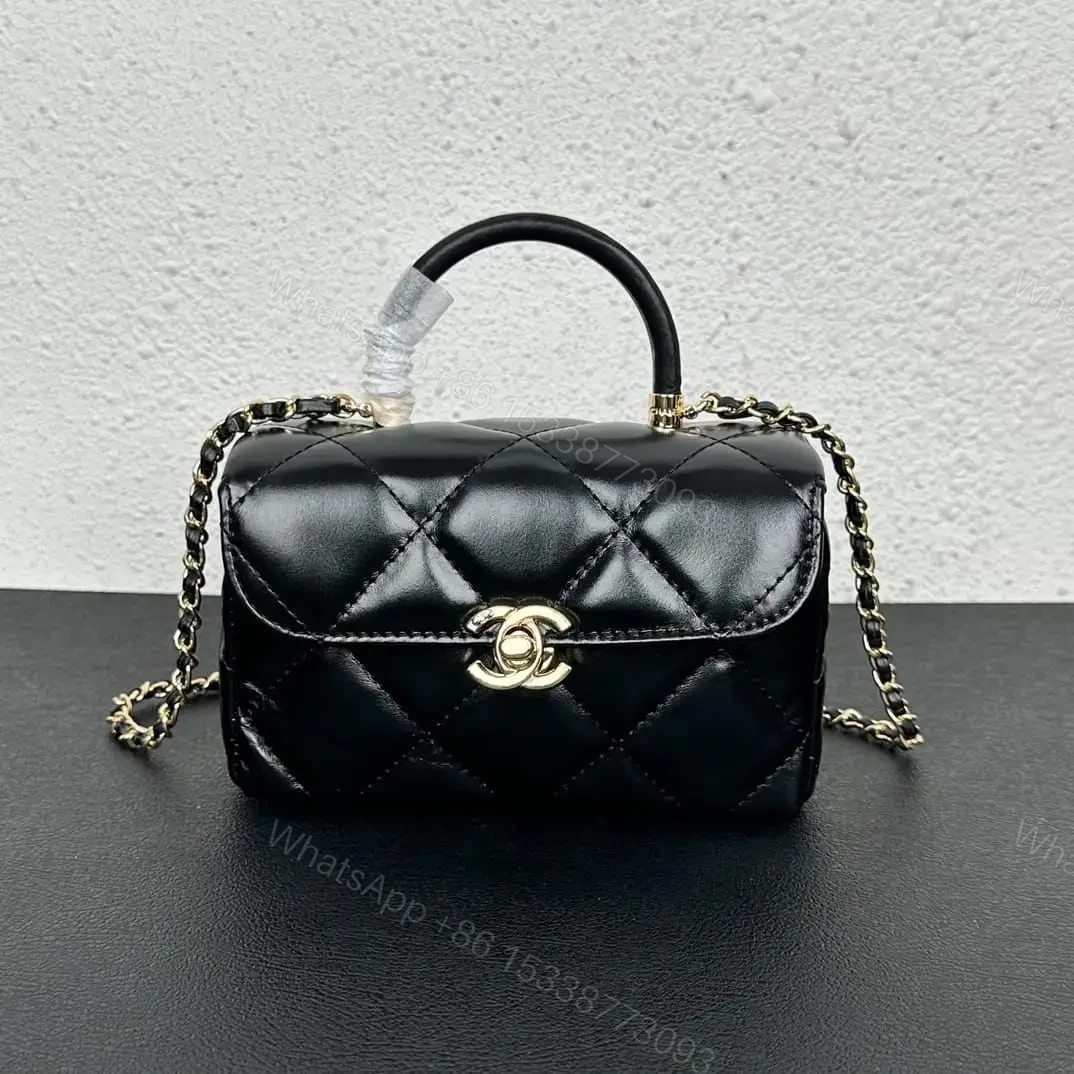CHANEL — view 1