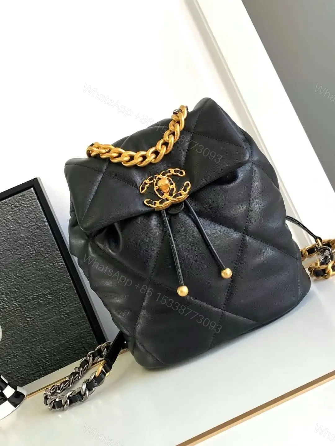 CHANEL — view 1