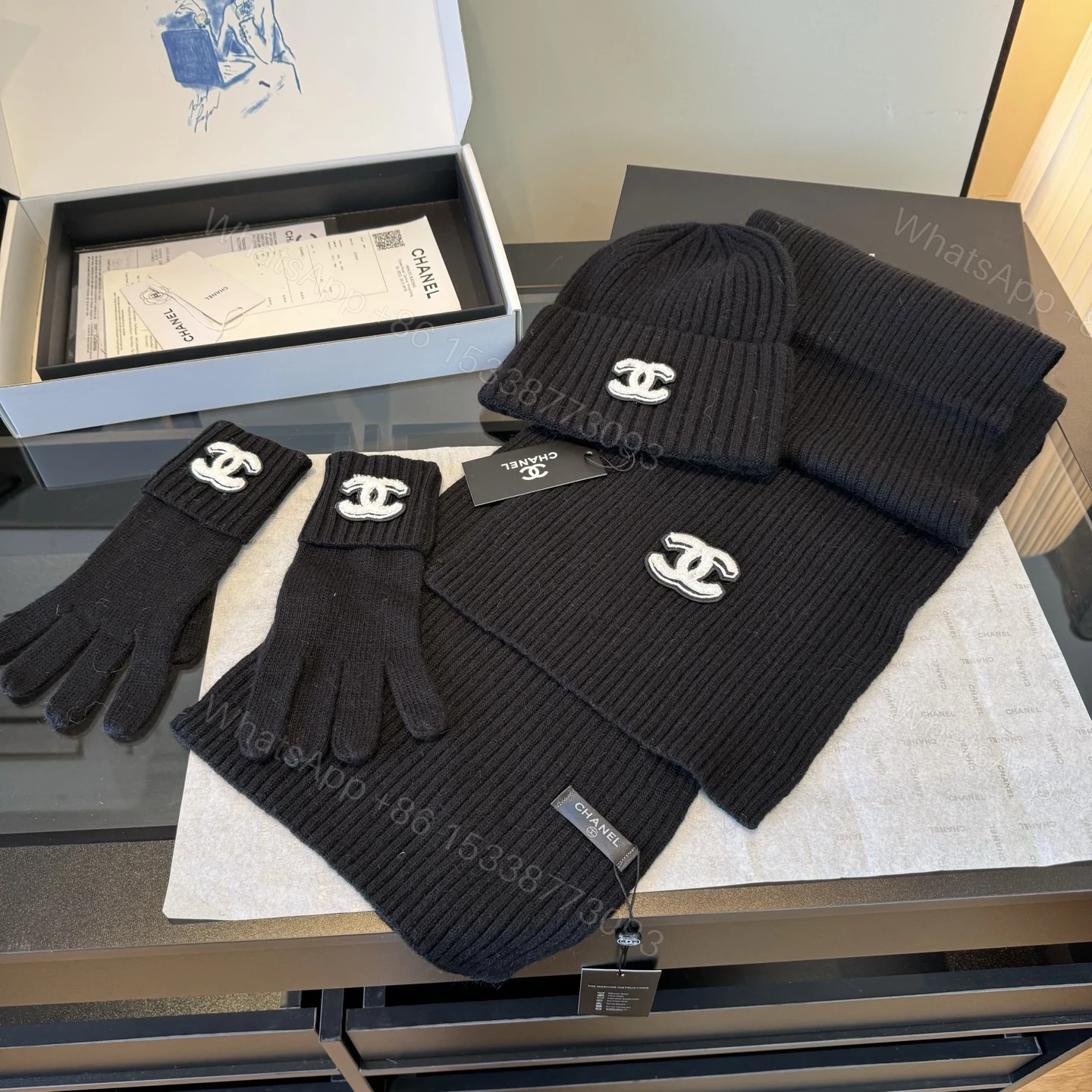 Chanel高仿針織三件組 黑色圍巾帽手套 經典雙C標完美還原 — view 1