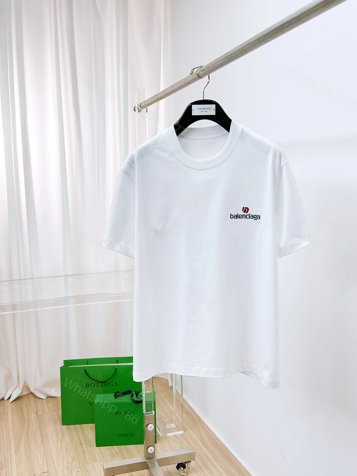 Balenciaga 一比一 男款簡約LOGO短袖T恤 百搭基礎款 — view 1