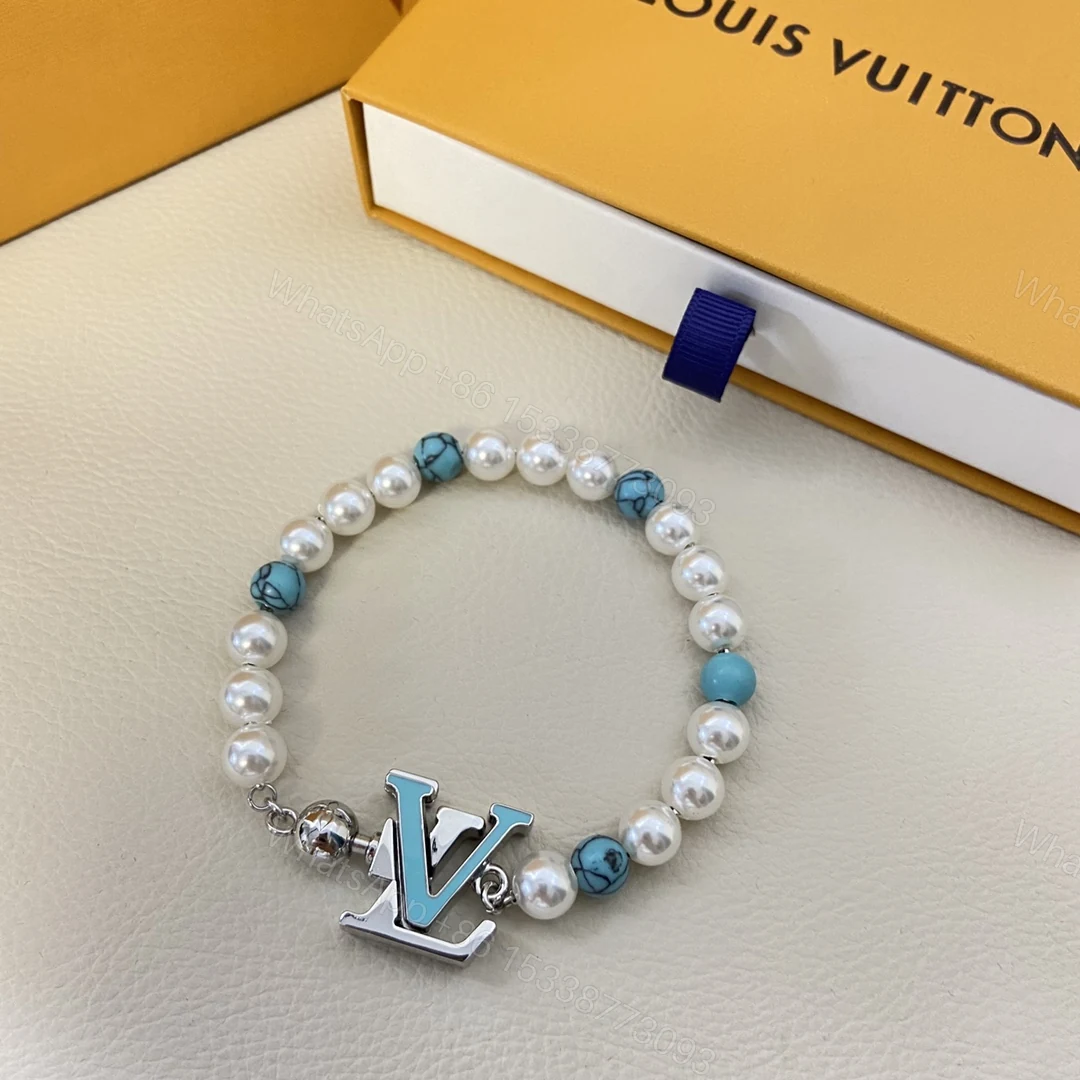LV A貨珍珠串飾手鏈 白珍珠襯藍紋石 點綴湖水藍LV標誌吊飾 — view 1