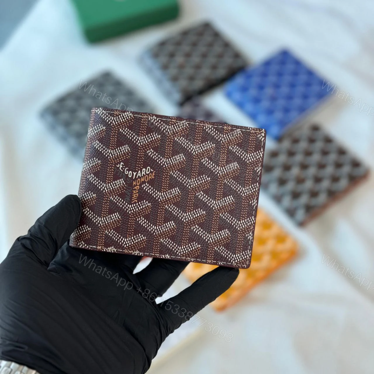 VICTOIRE WALLET with Yellow Nièvre Goatskin Lining — view 1