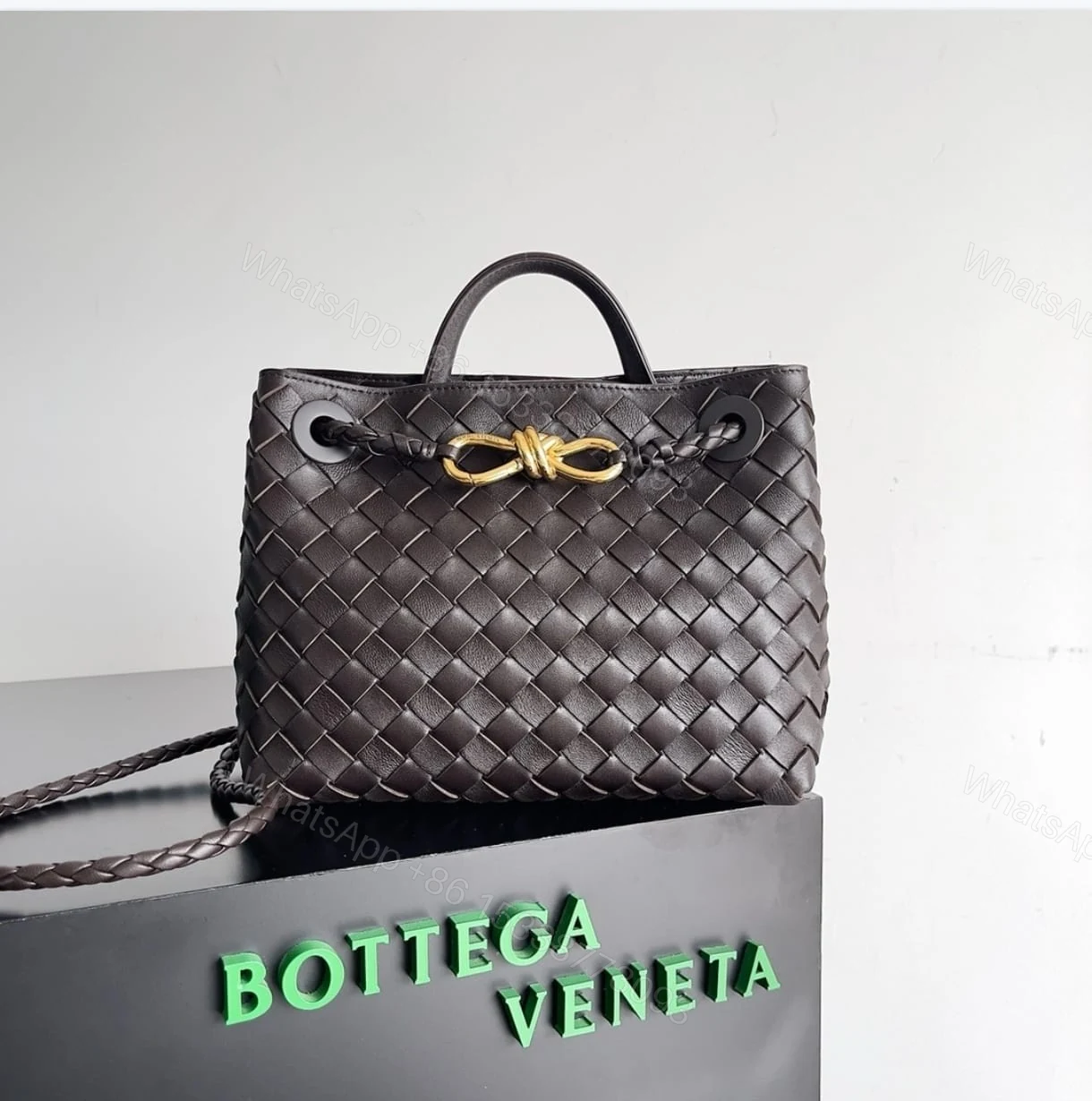 Bottega Veneta Handbag Replica Dubai — view 1