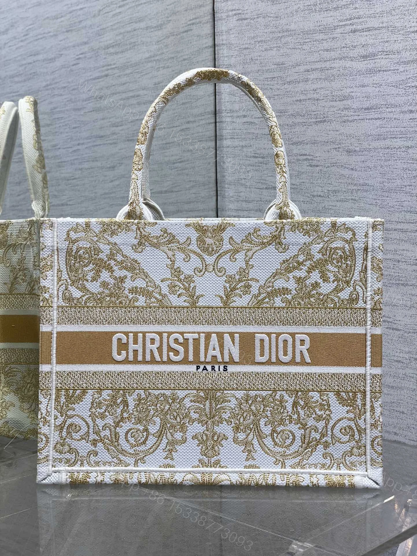 一比一Dior Book Tote 金白刺繡大尺寸托特包 商務通勤首選 — view 1