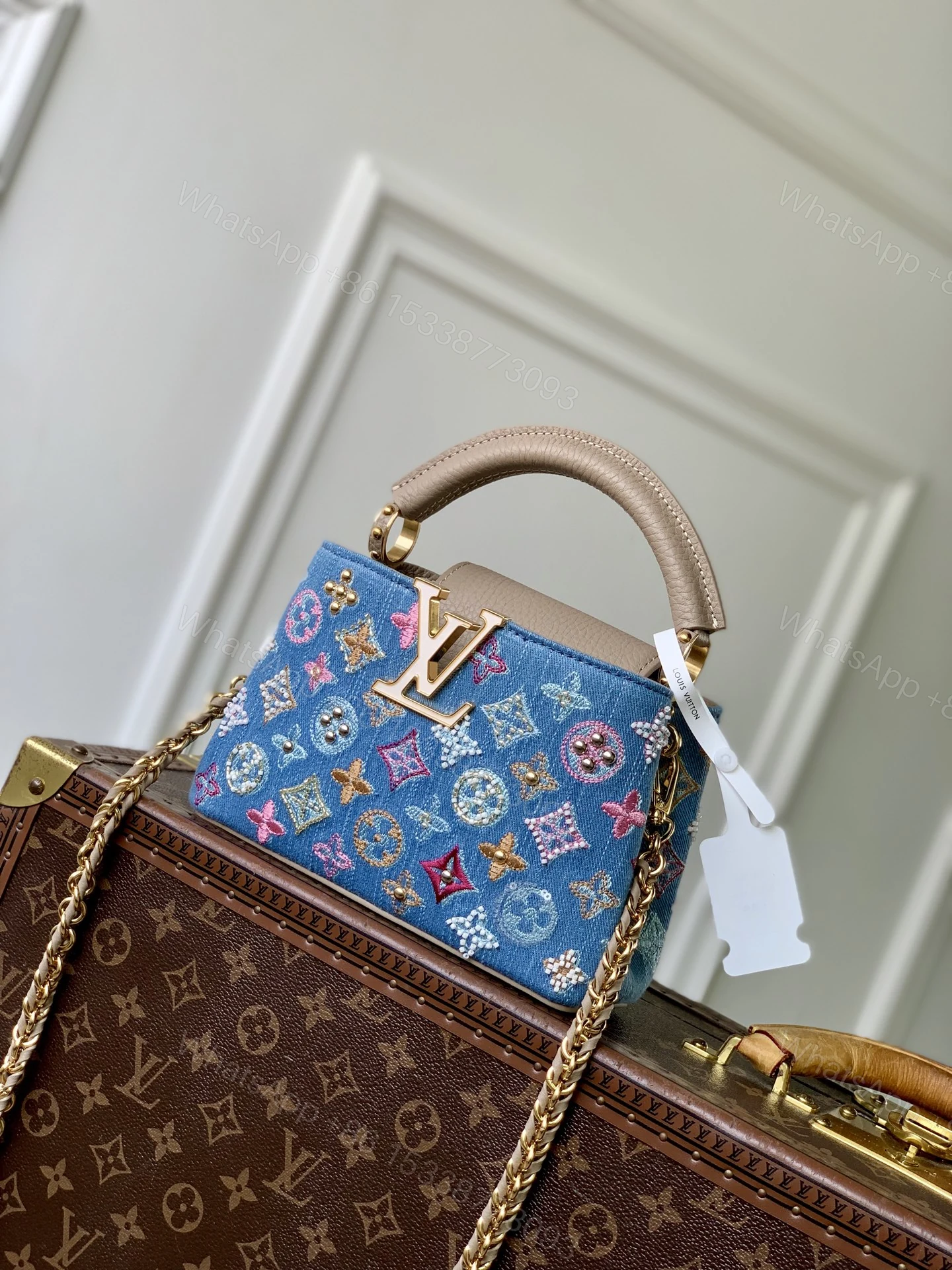 LV 一比一 牛仔刺繡Capucines迷你包 鏈條手提斜挎包 — view 1