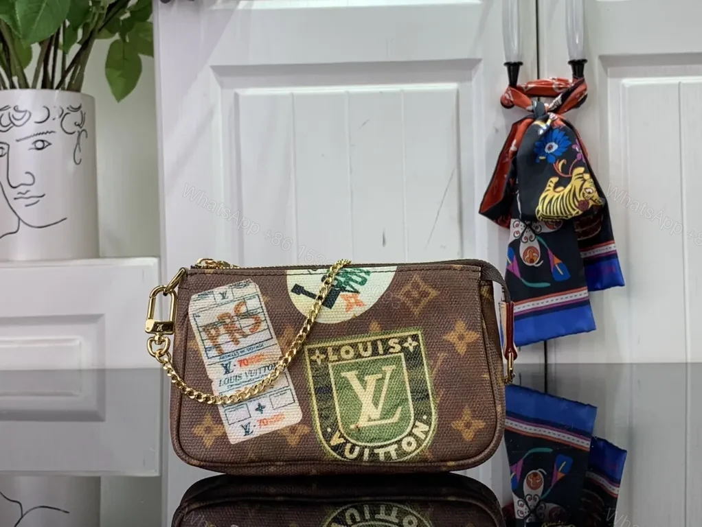 Chic Patchwork Crossbody: Designer-Inspired, All-Day Luxury Bag — view 1