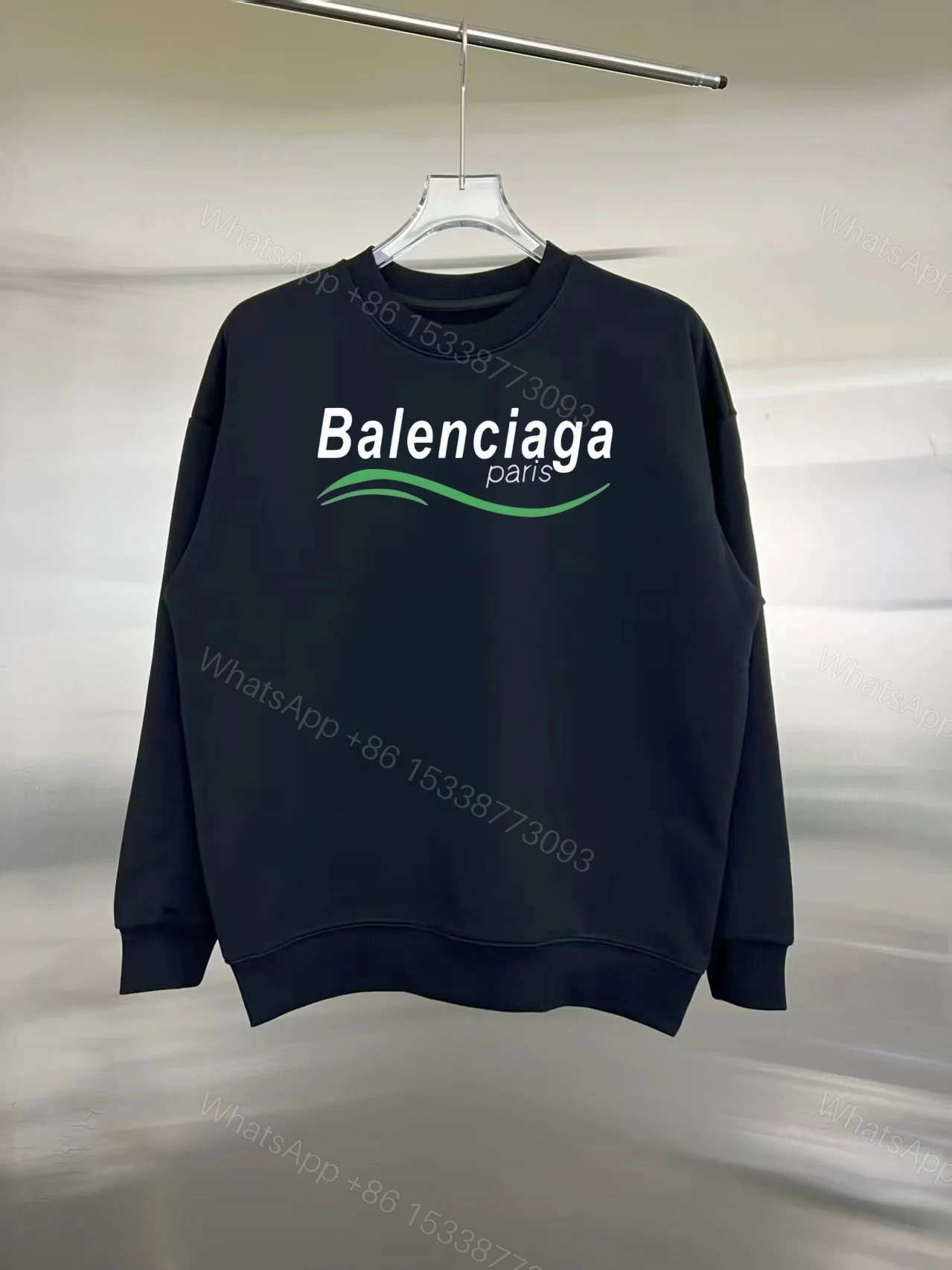 Balenciaga精品仿製男士圓領衛衣 黑底綠流線logo 潮流必備單品 — view 1