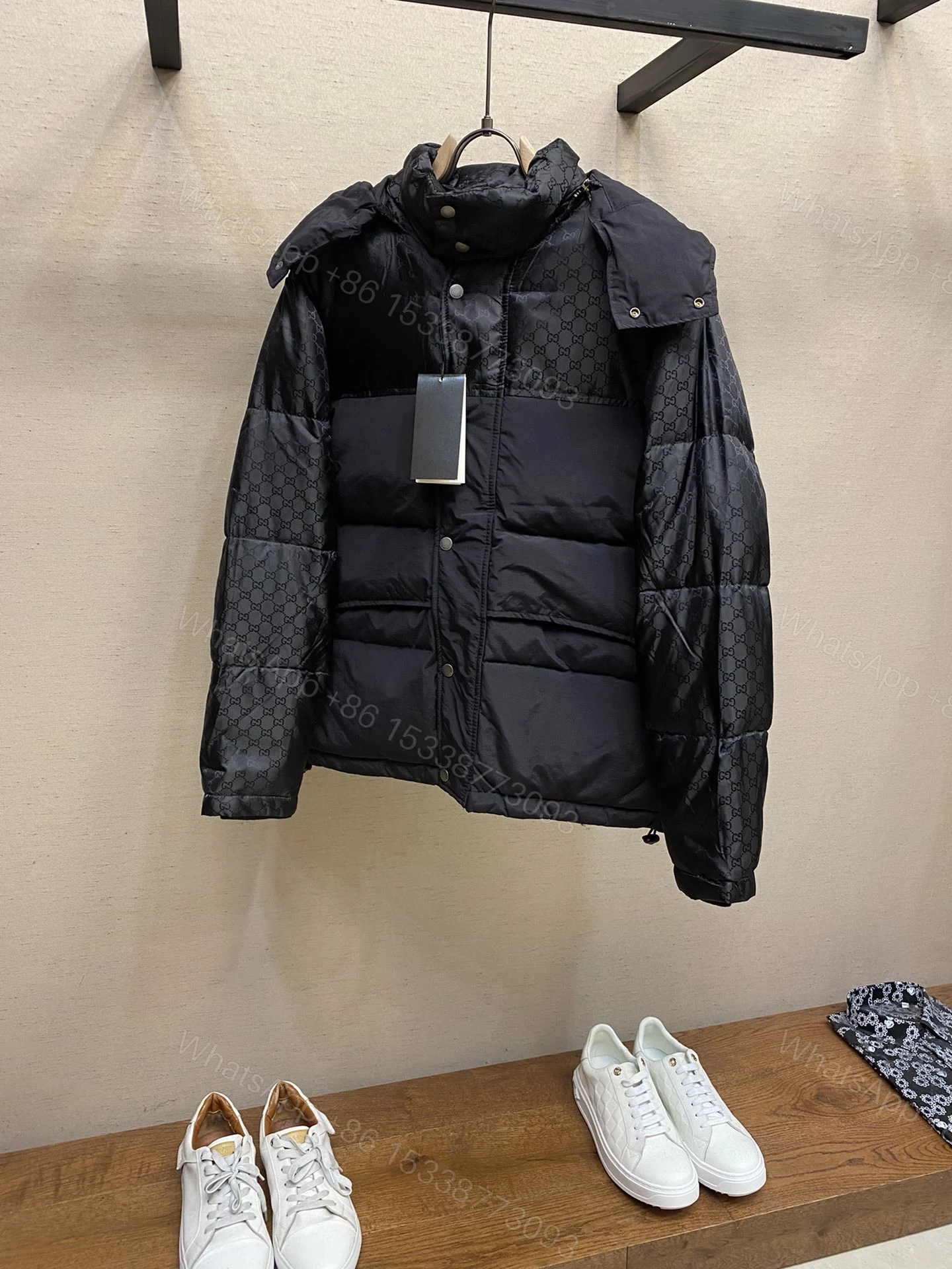 Gucci一比一黑色羽絨外套經典GG圖騰防風保暖 — view 1